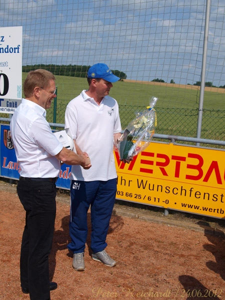  - 2012.06.24-em-ball-und-trainingsanzuege-002