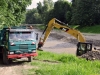 Aufräumen nach Hochwasser in der Siebenten Stunde und Reinigen der Luftbrücke durch Greizer Schüler