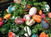 Der RÃ¶hrenbrunnen Greiz erhält alljährlich eine Osterkrone mit ca. 2000 Eiern