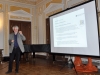 Winfried Ripp spricht im Weißen Saal des Unteren Schlosses Greiz über das Modell einer Bürgerstiftung