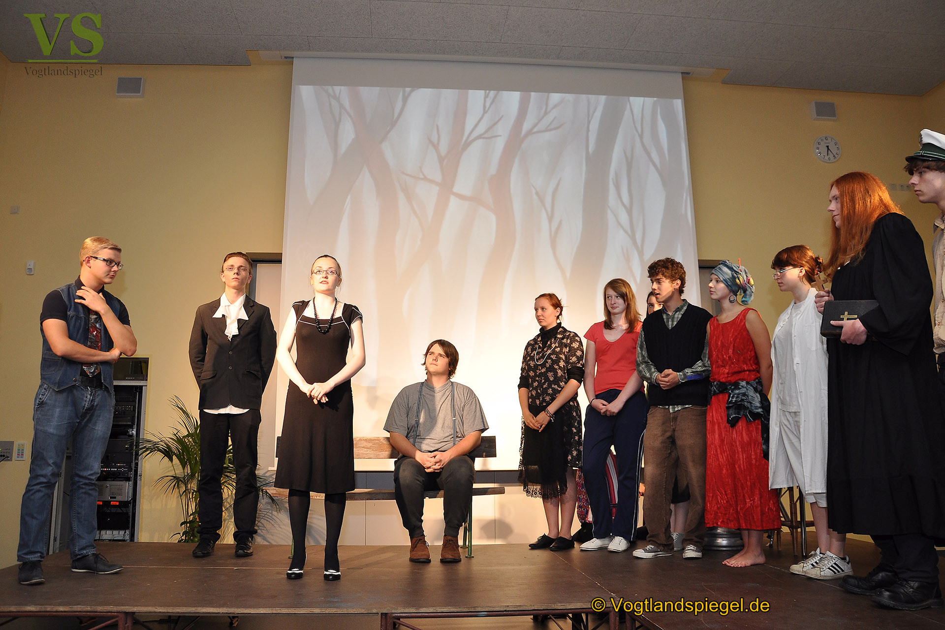 Insgesamt vier Aufführungen von Friedrich Dürrenmatts Tragödie "Der Besuch der alten Dame" absolvierte die Theater-AG des Greizer Gymnasiums.