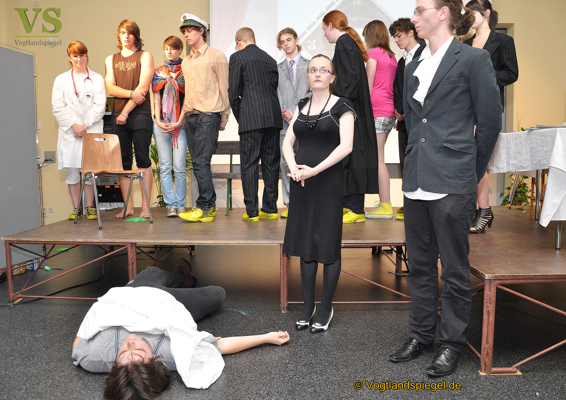 Insgesamt vier Aufführungen von Friedrich Dürrenmatts Tragödie "Der Besuch der alten Dame" absolvierte die Theater-AG des Greizer Gymnasiums.