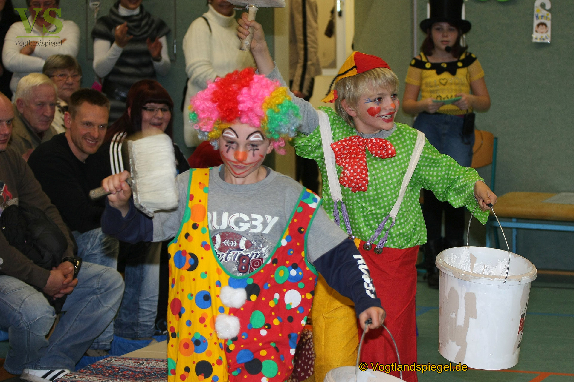 Zirkus "Mohlsdorfi" gastierte in Turnhalle der Grundschule. Buntes Programm begeisterte die Zuschauer