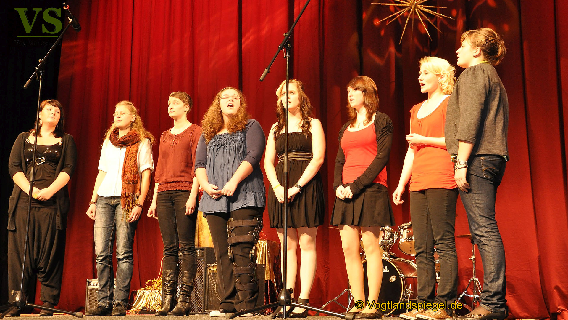 Ulf-Merbold- Gymnasium sorgt mit unterhaltsamen Weihnachtskonzert für eine Super-Veranstaltung und eine volle Vogtlandhalle