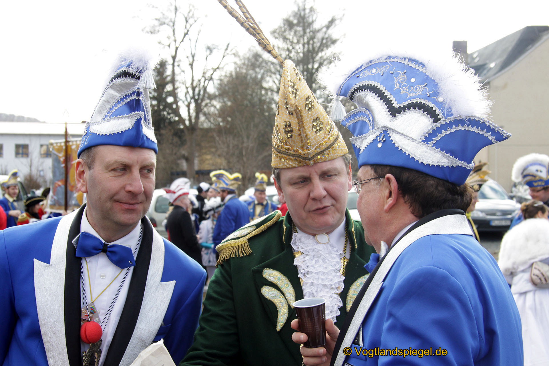 Achtzehn Vereine präsentieren sich beim 16. Rosenmontagsumzug durch Greiz