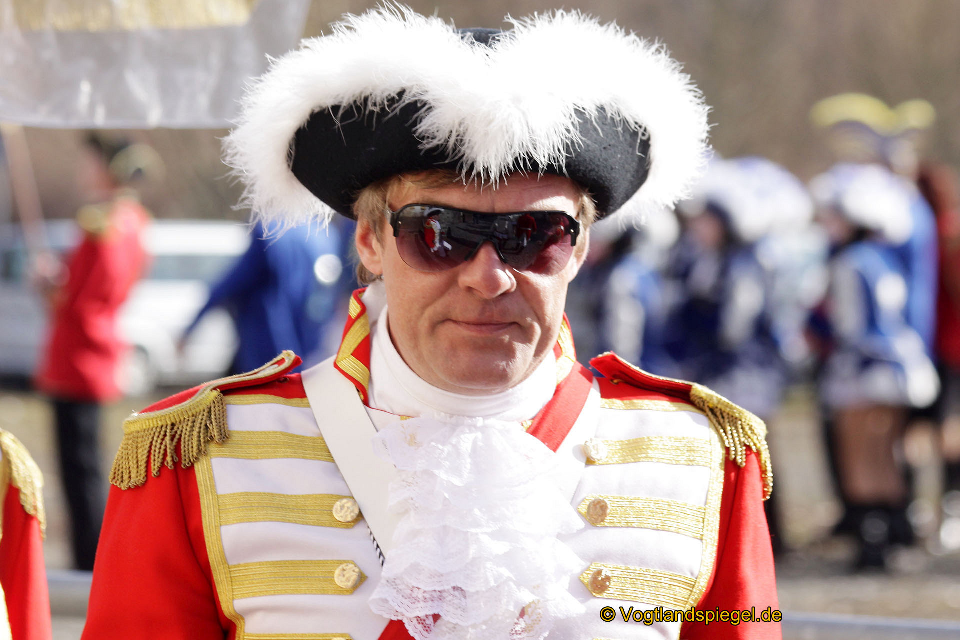 Achtzehn Vereine präsentieren sich beim 16. Rosenmontagsumzug durch Greiz