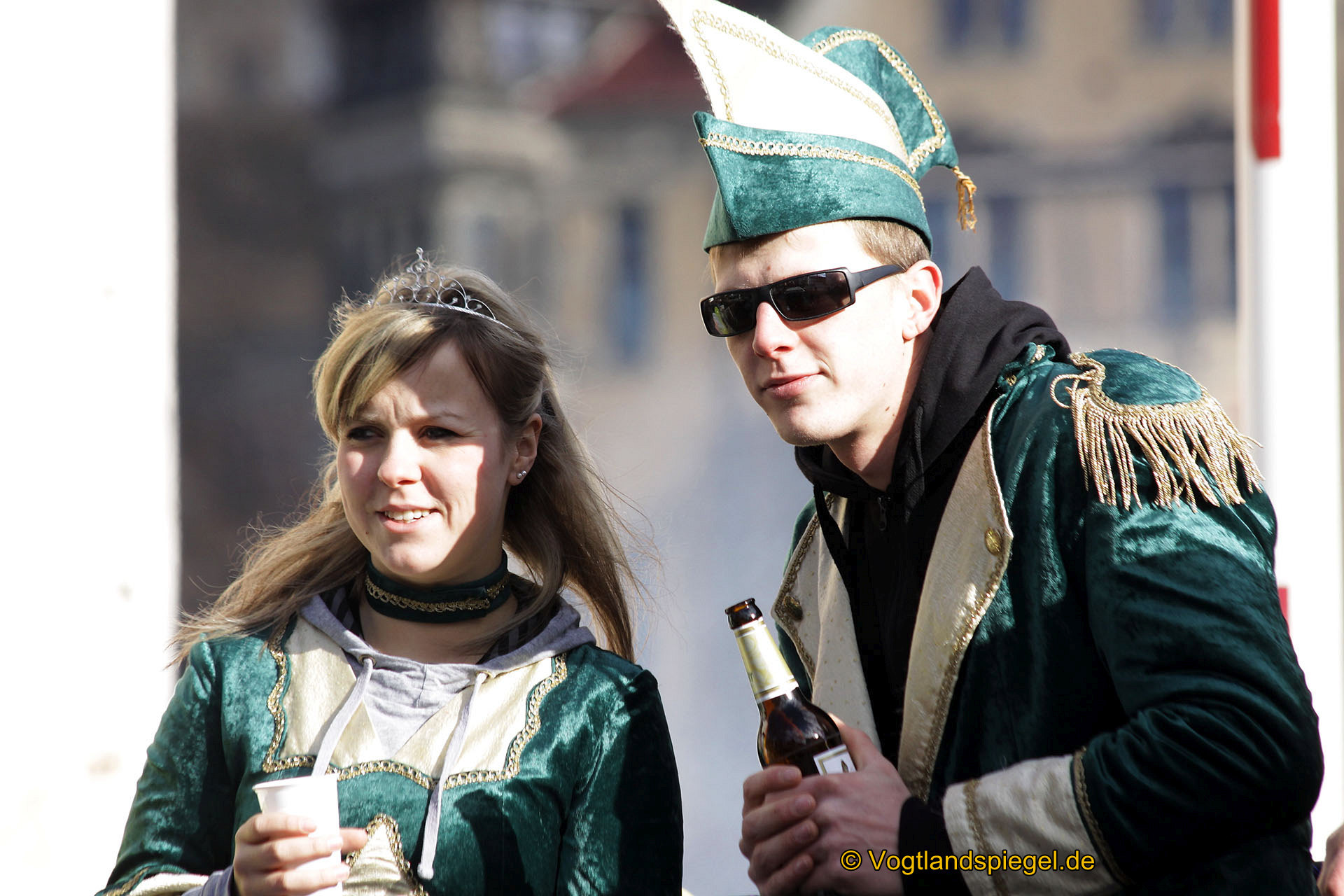 Achtzehn Vereine präsentieren sich beim 16. Rosenmontagsumzug durch Greiz