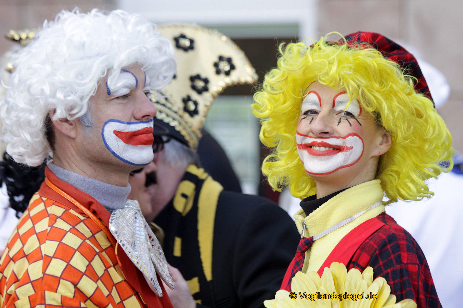 Achtzehn Vereine präsentieren sich beim 16. Rosenmontagsumzug durch Greiz