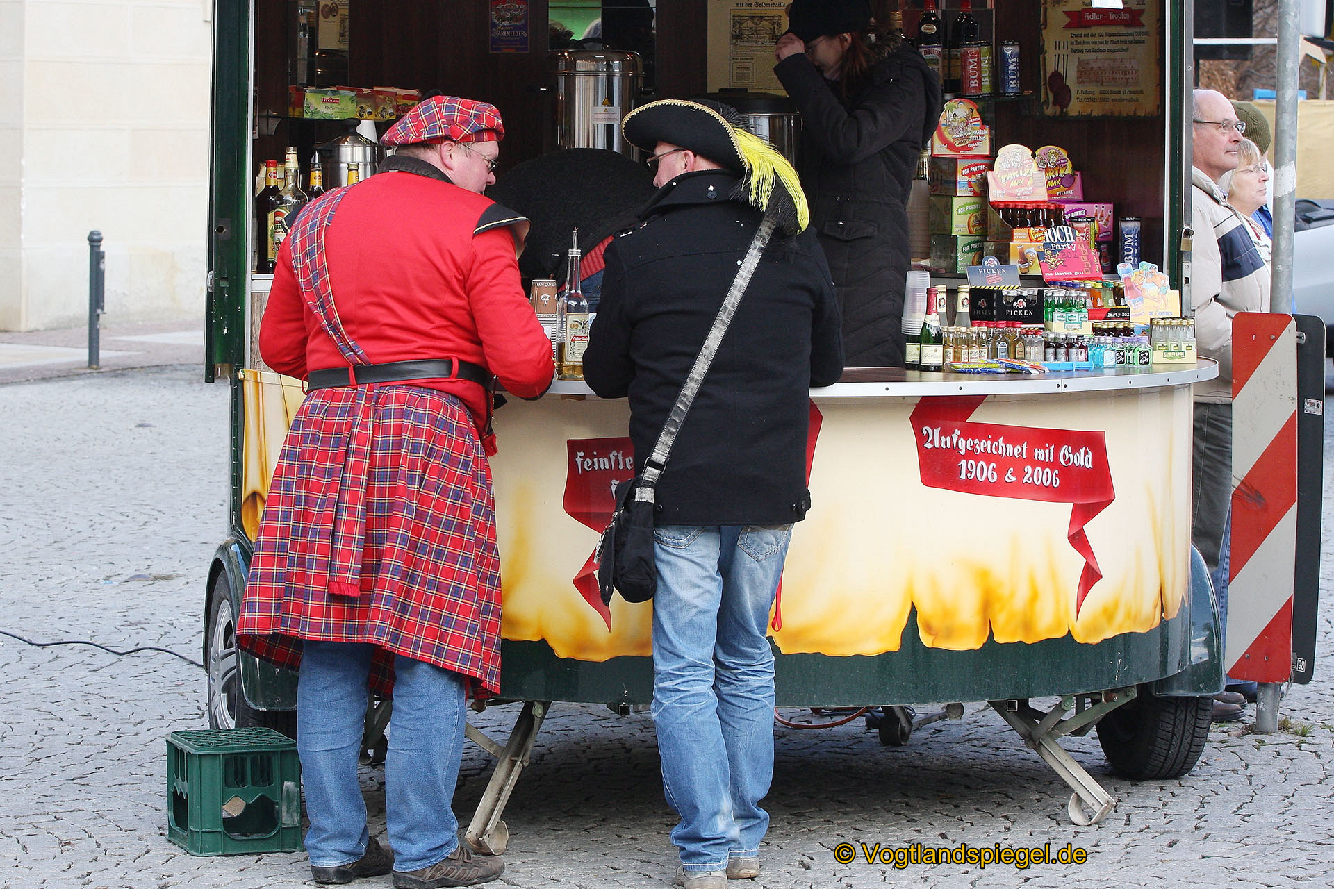Achtzehn Vereine präsentieren sich beim 16. Rosenmontagsumzug durch Greiz