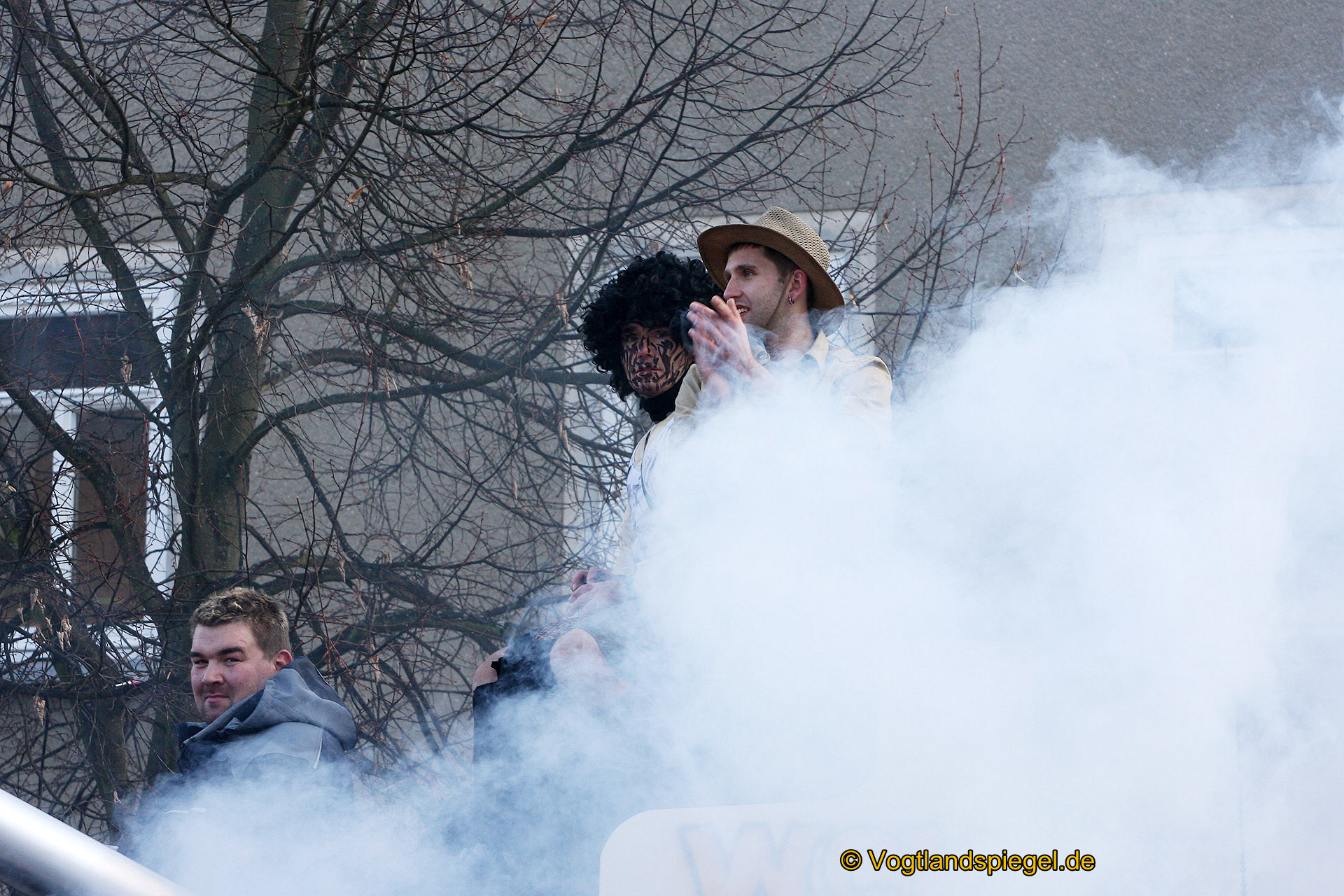 Achtzehn Vereine präsentieren sich beim 16. Rosenmontagsumzug durch Greiz