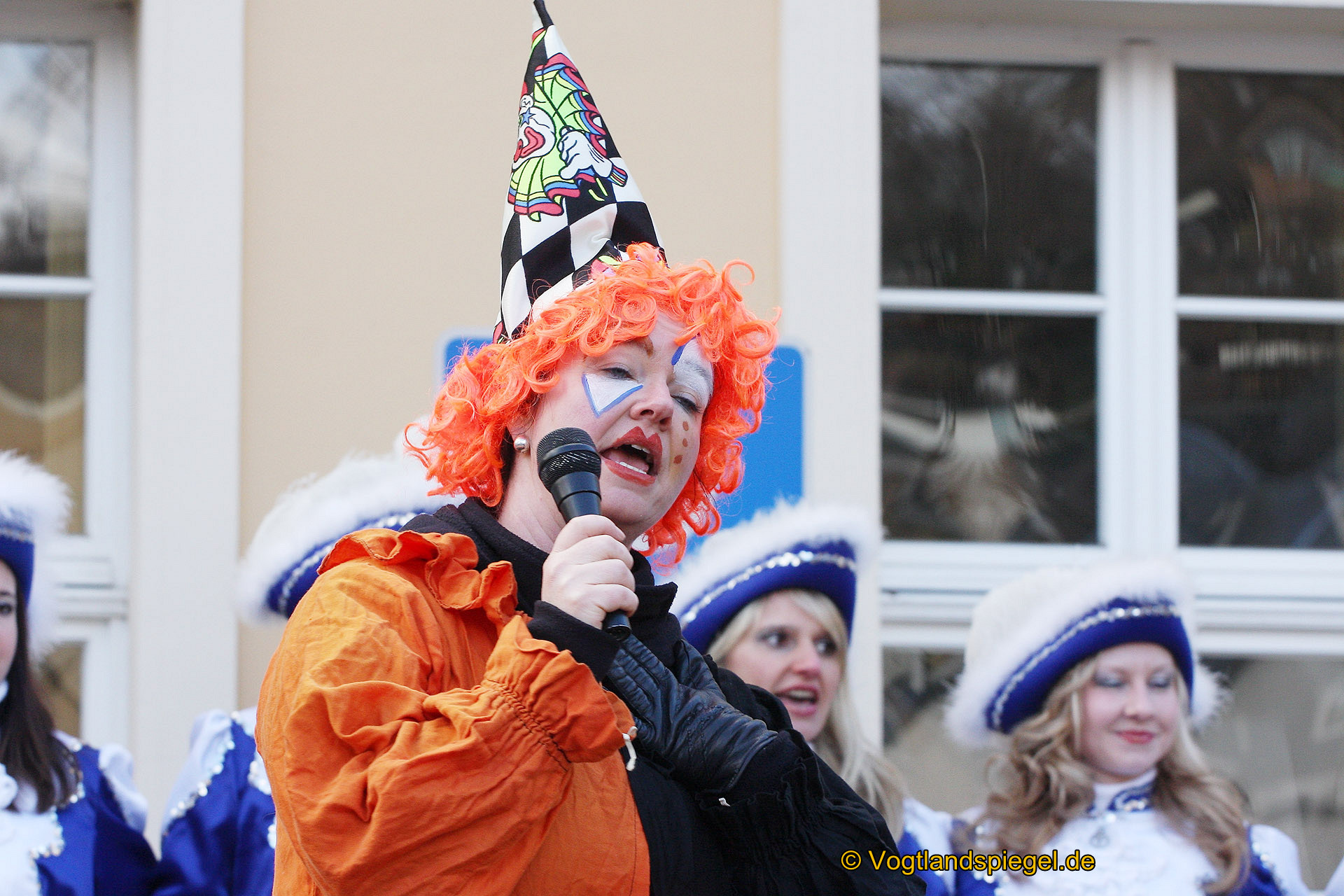 Achtzehn Vereine präsentieren sich beim 16. Rosenmontagsumzug durch Greiz