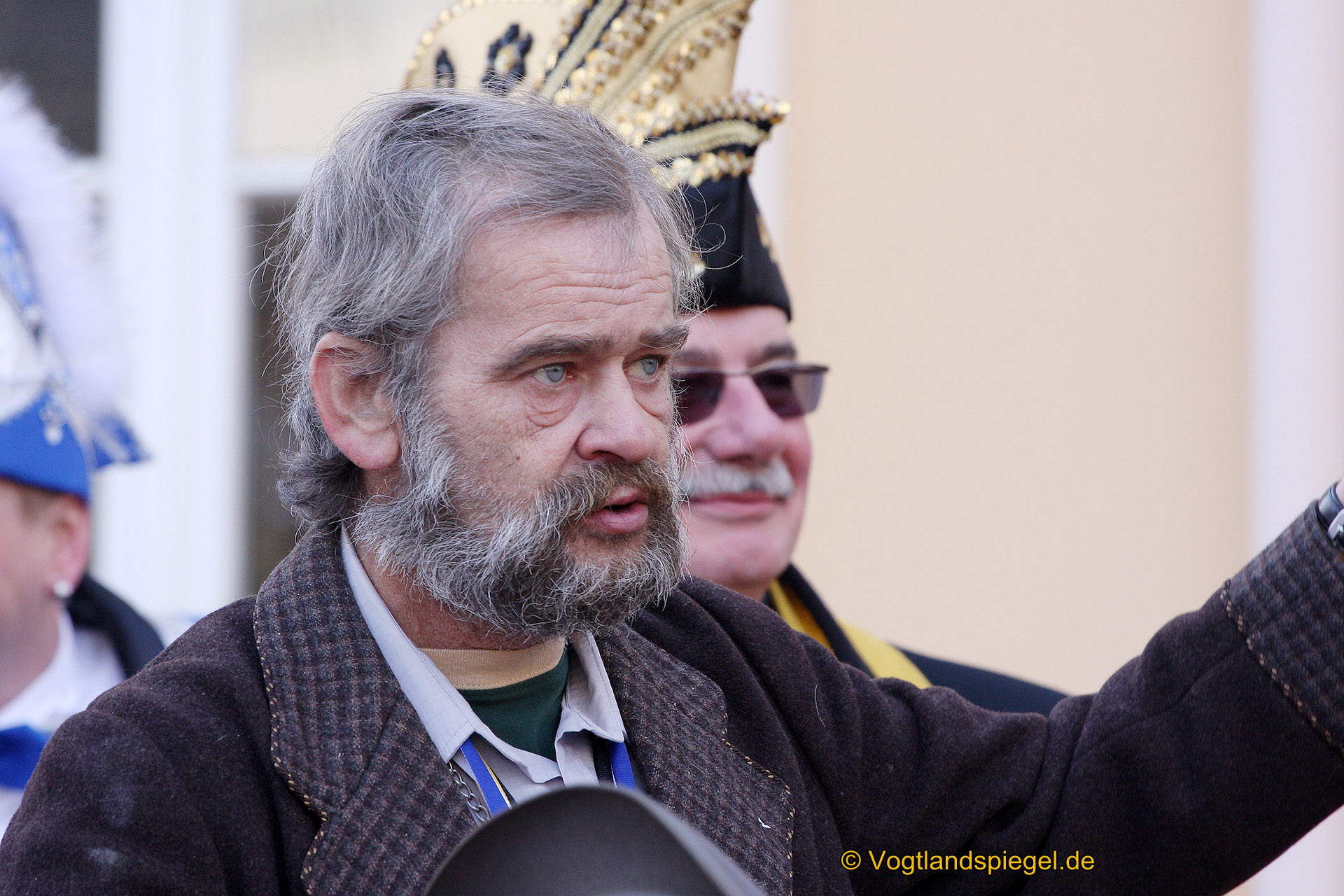 Achtzehn Vereine präsentieren sich beim 16. Rosenmontagsumzug durch Greiz