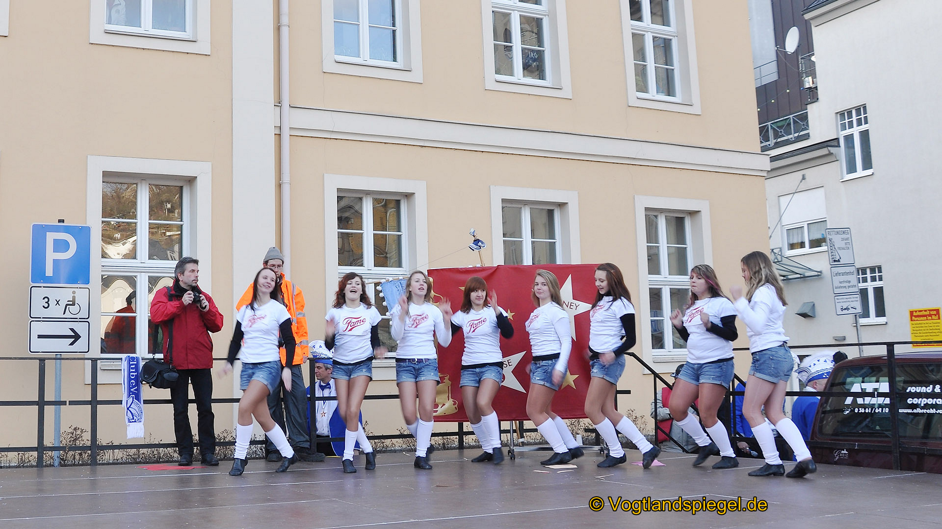 Achtzehn Vereine präsentieren sich beim 16. Rosenmontagsumzug durch Greiz