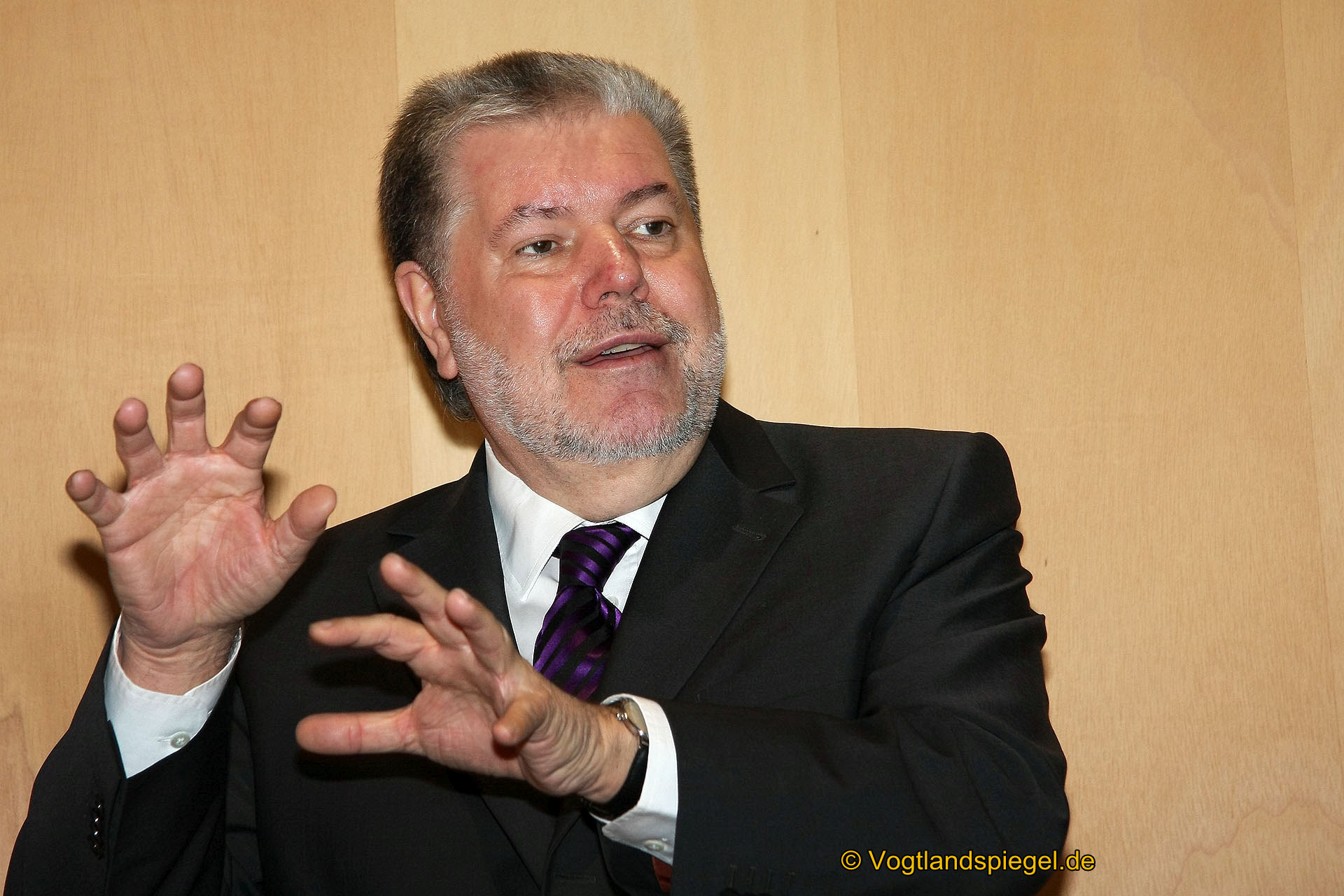 Kurt Beck, Ministerpräsident von Rheinland-Pfalz, referierte im Greizer Bücherwurm