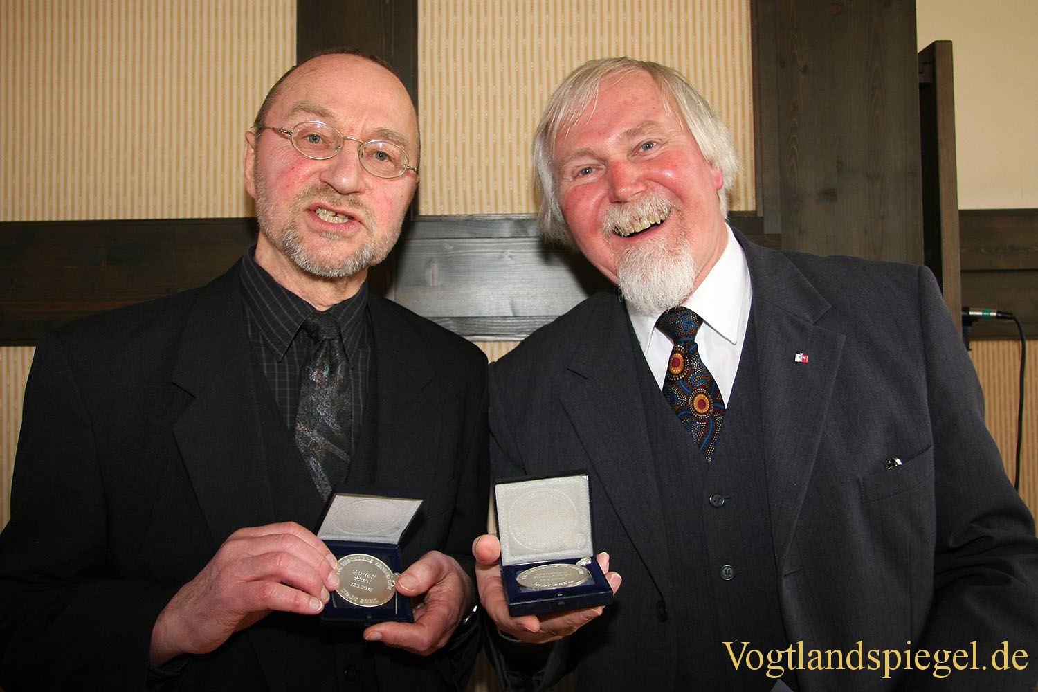 Bürgermedaille der Stadt Greiz in Silber für Winfried Arenhövel und Rudolf Kuhl