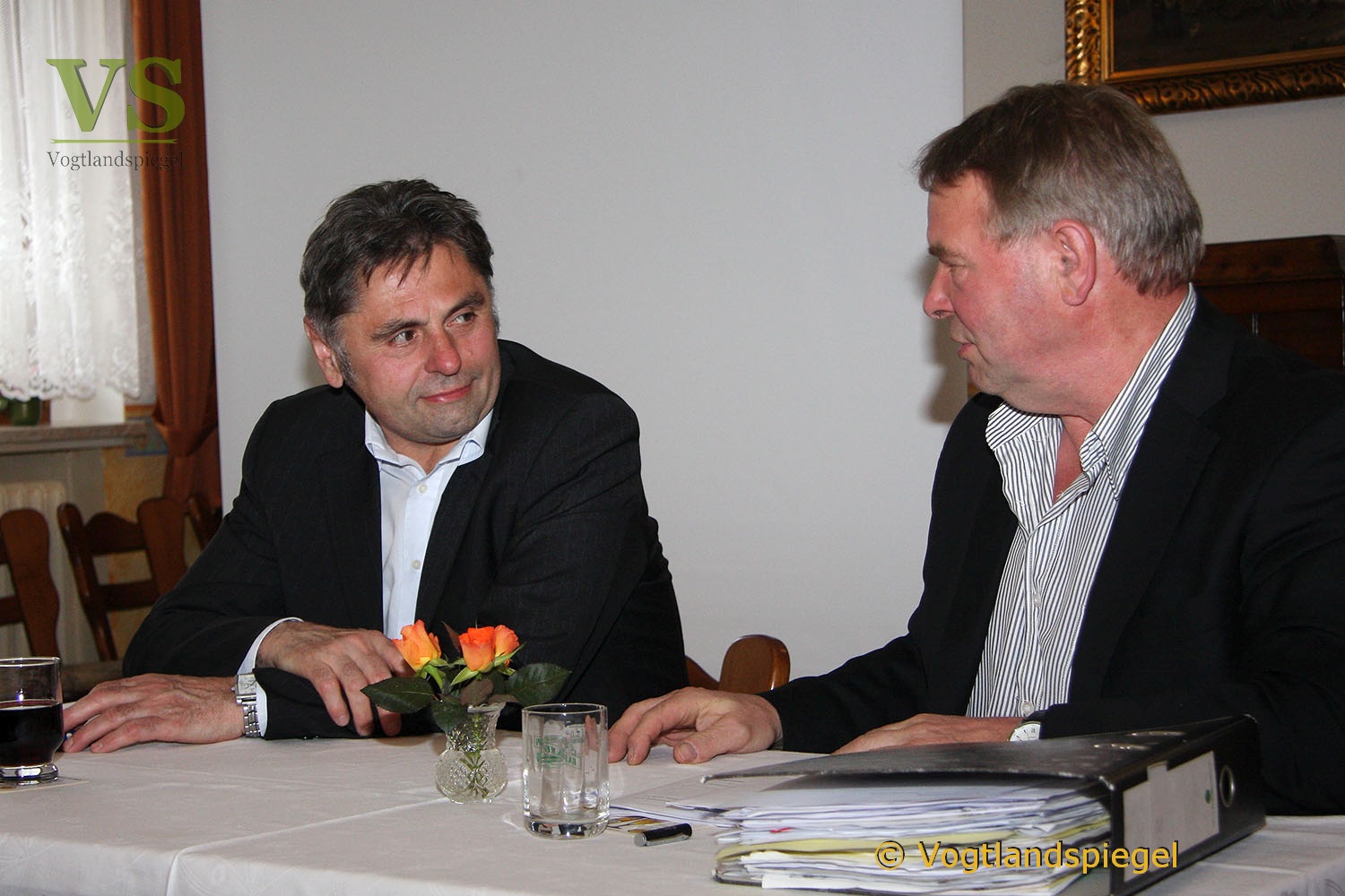 Bürgermeister Gerd Grüner stellt zur Ortsteilratssitzung in Caselwitz Bürgerhaushalt der Stadt Greiz vor