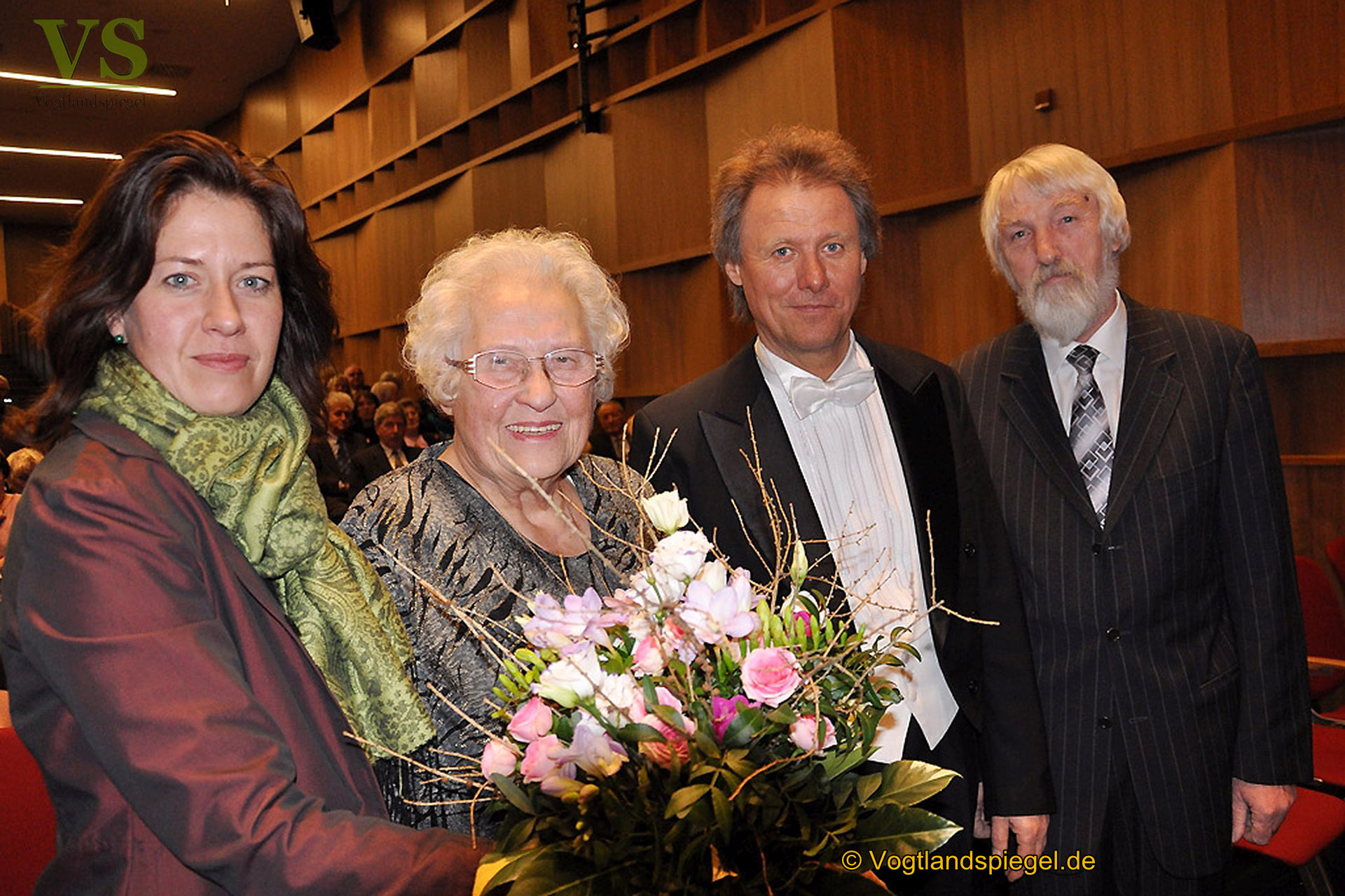Irmengart Müller-Uri bekommt Ehrennadel des Thüringer Musikrates verliehen