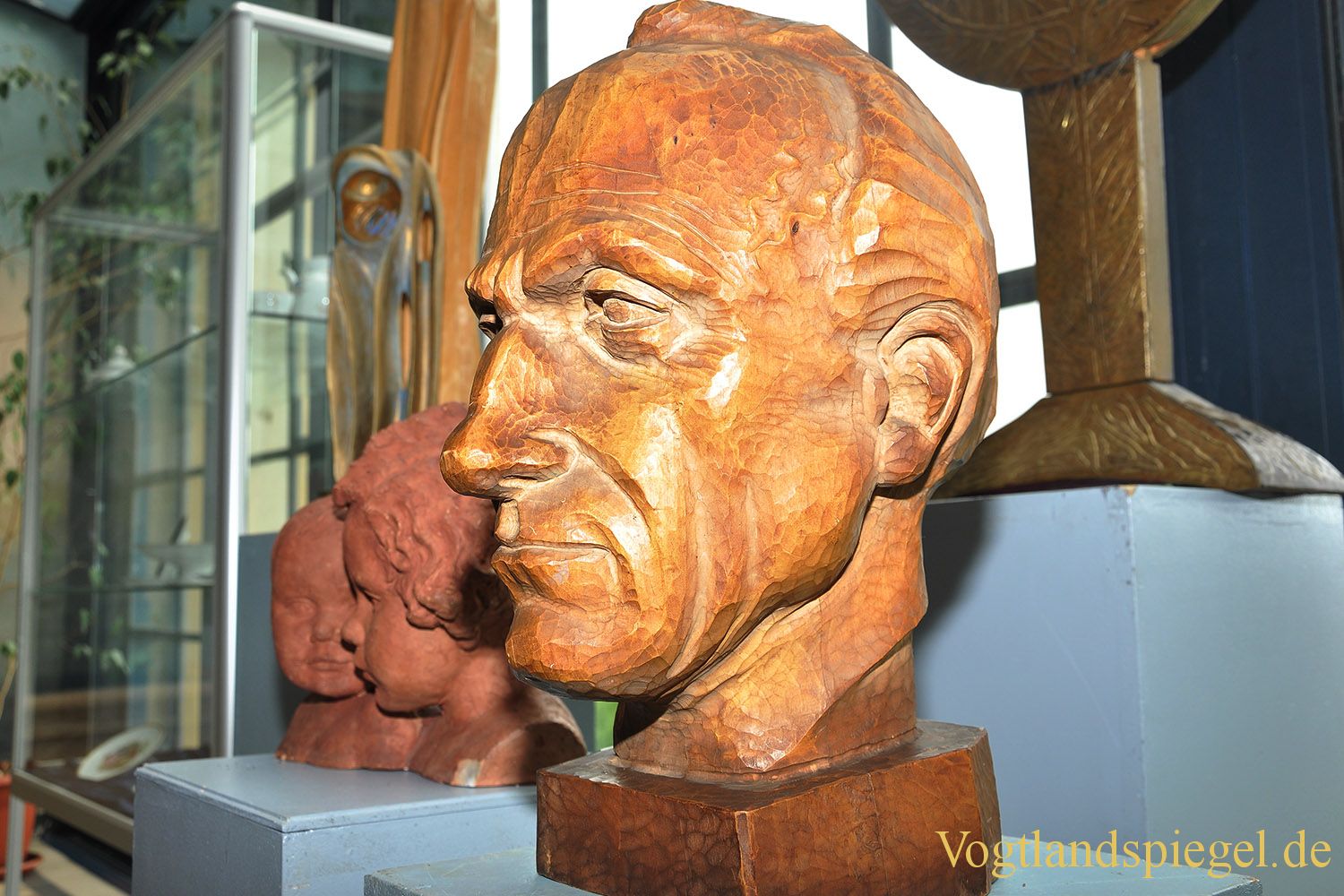 Wertvolle Sammlung mit Arbeiten der Bildhauerin Elly-Viola Nahmmacher an Stadt Greiz übergeben