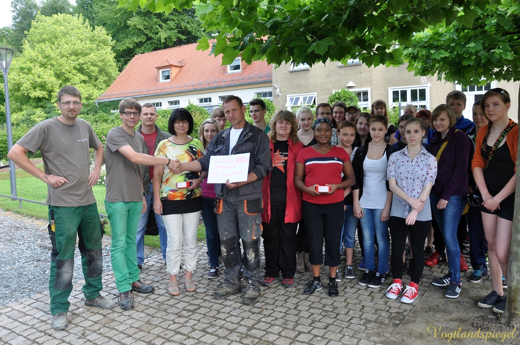 Förderverein der Pohlitzer Regelschule übergibt Spende an Greizer Park
