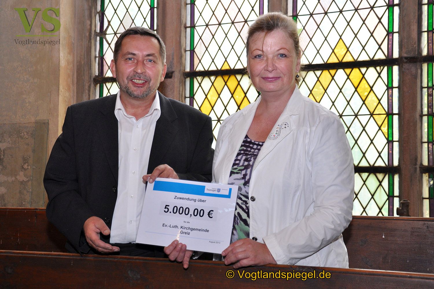 Greizer Landrätin übergibt Lottomittel für Pohlitzer Kirche
