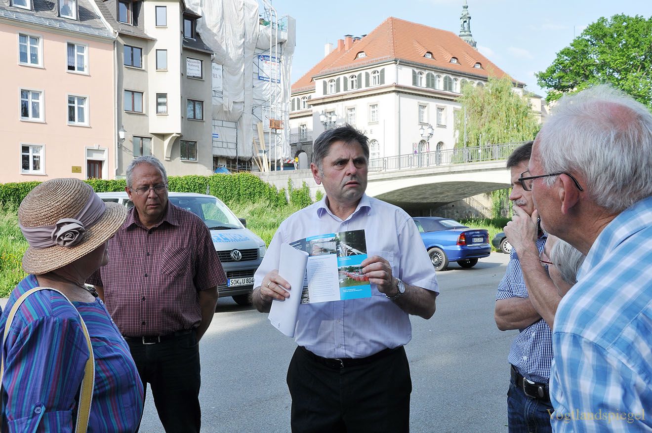 Hochwasserschutz im Focus bei Neustadtrundgang mit Bürgermeister Grüner