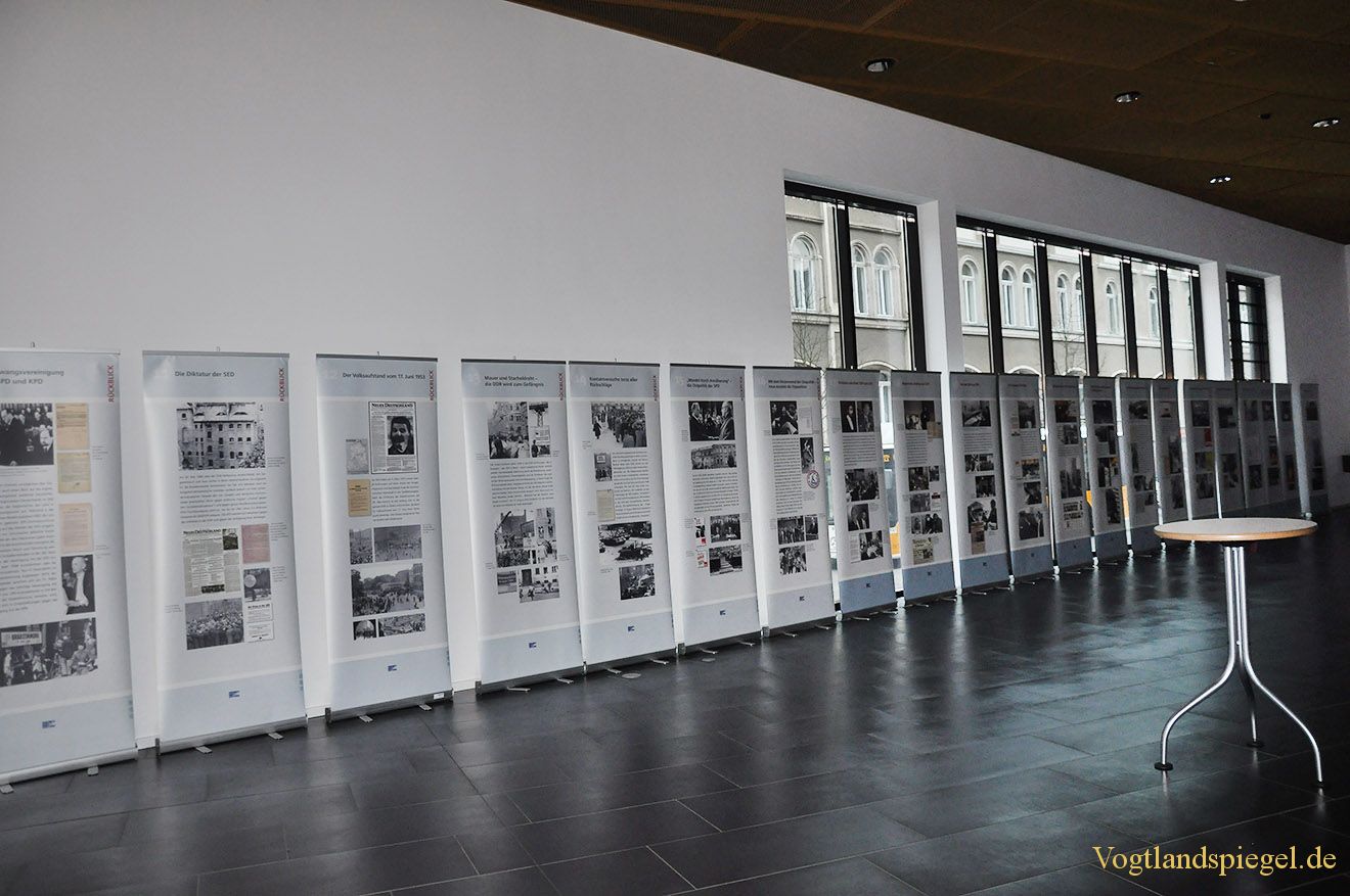 Ausstellung "Wir haben die Machtfrage gestellt" in Vogtlandhalle Greiz