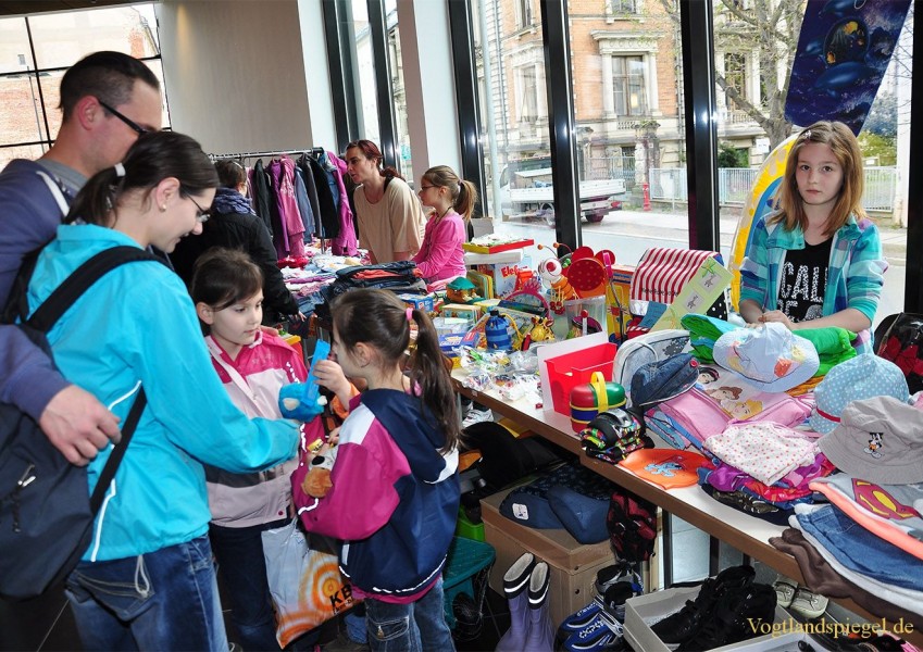 Kindersachenbasar in der Vogtlandhalle Greiz