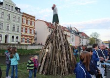 Hexenfeuer und Maibaumstellen in der Region