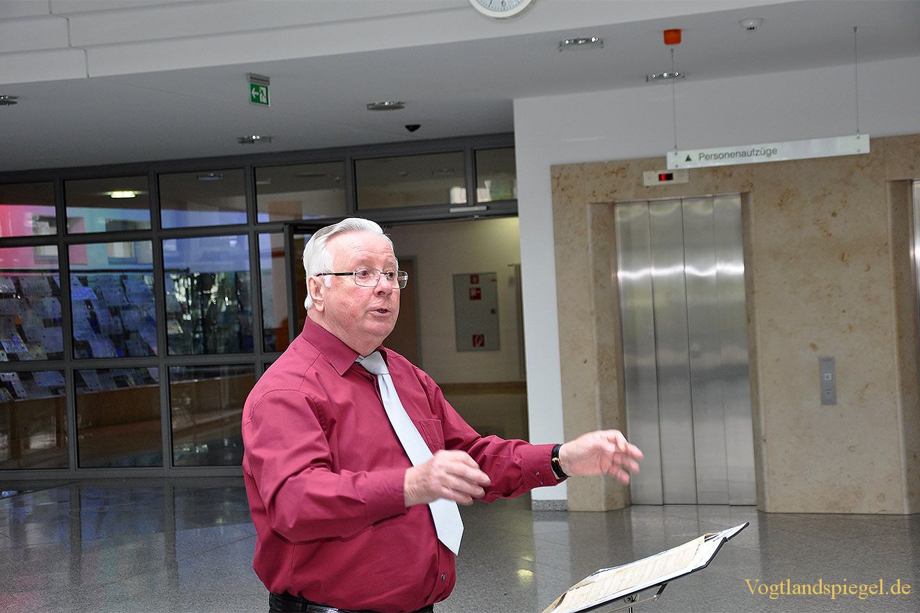 Männerchor Mohlsdorf erfreut Patienten des Greizer Krankenhauses