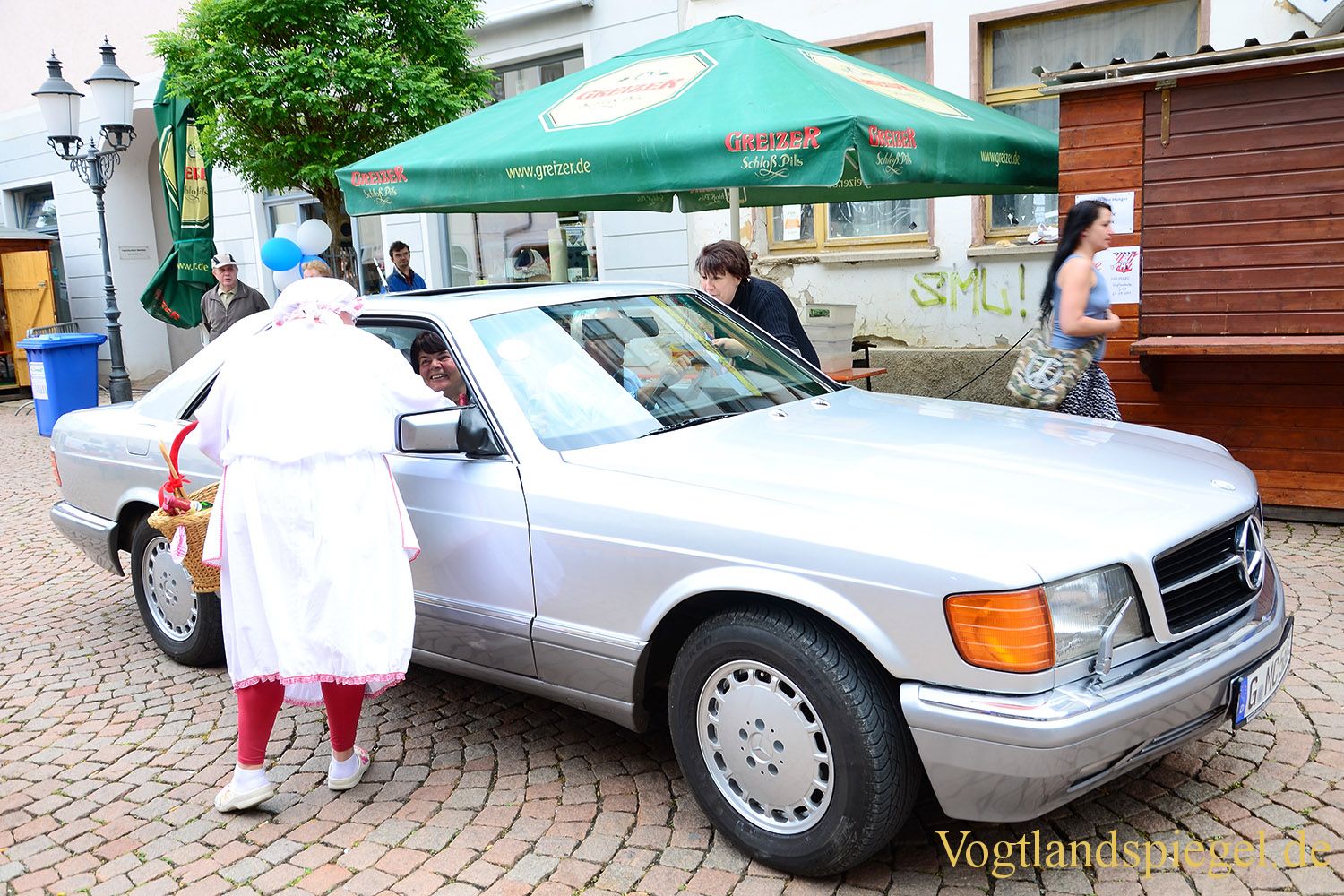 Historische Fahrzeuge live und in Farbe auf dem Greizer Markt