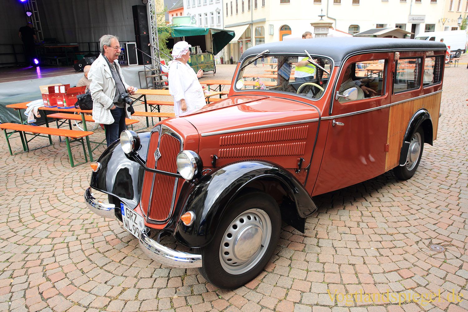 Historische Fahrzeuge live und in Farbe auf dem Greizer Markt