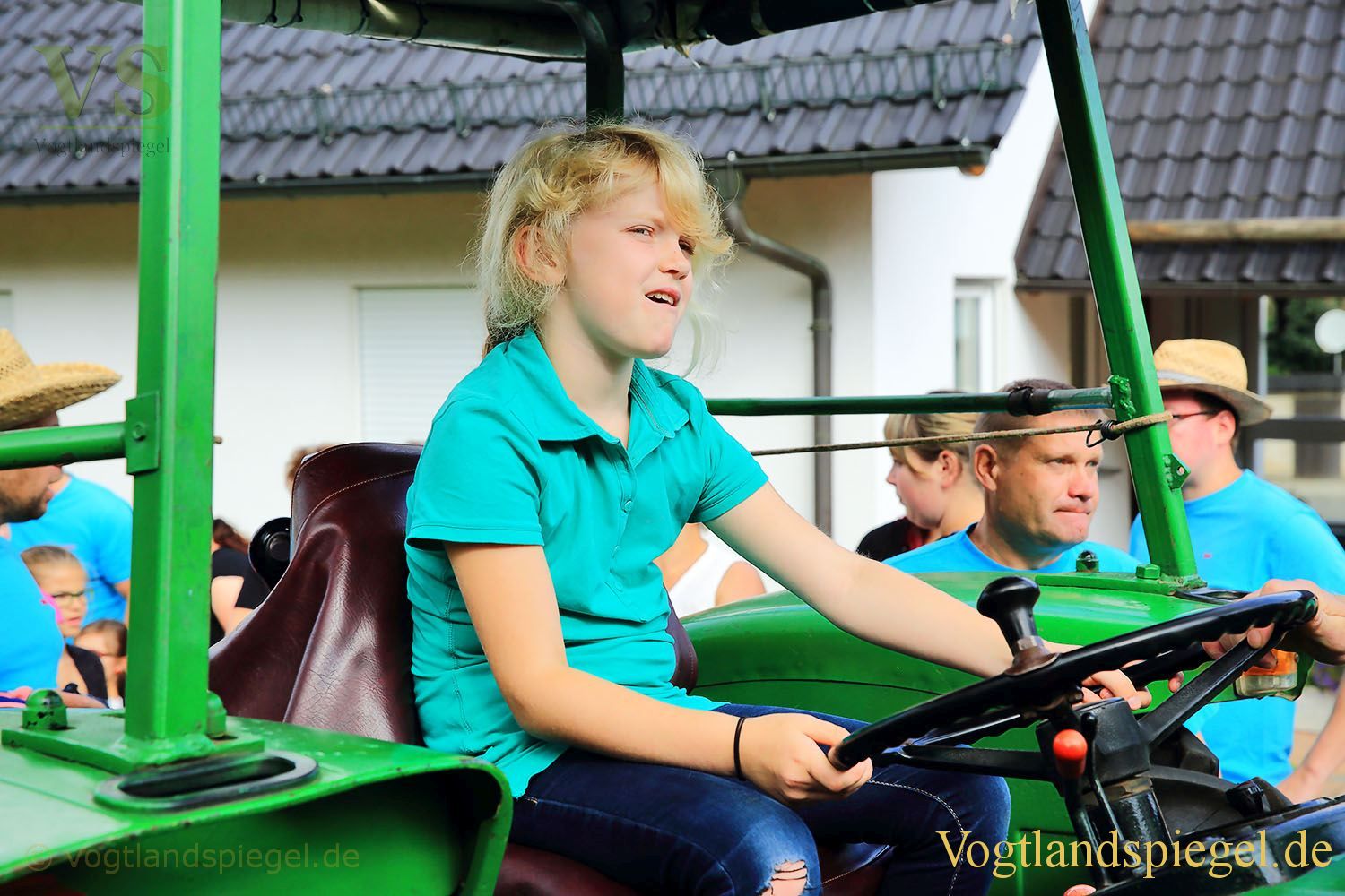 Traditionelles Traktorziehen beim Sommerfest in Nitschareuth
