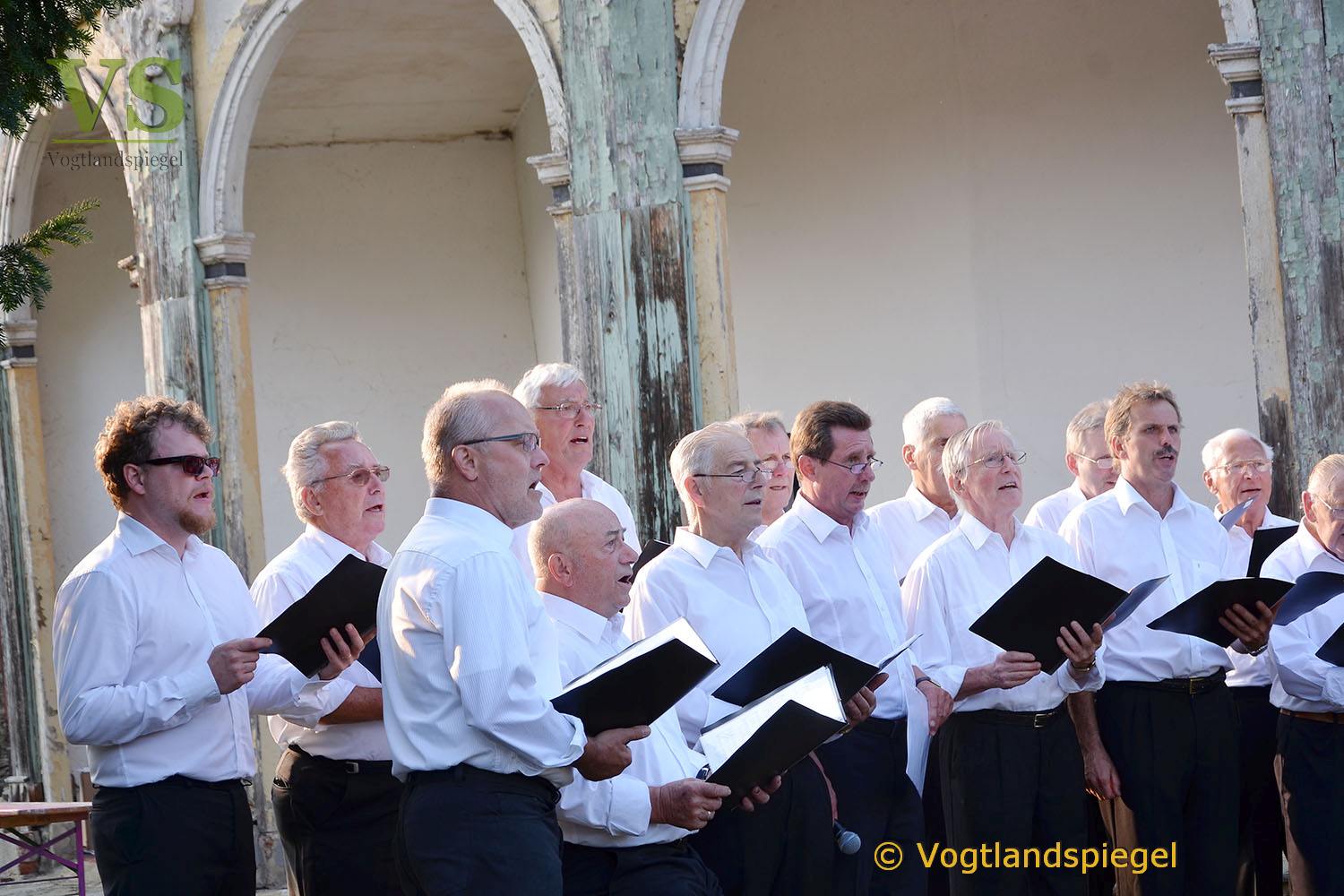 Männerchorgemeinschaft Greiz singt im Schanzengarten