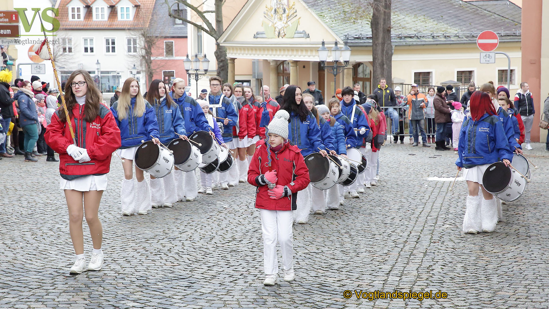 Greizer bejubeln 22. RosenmontagsumzugGreizer bejubeln 22. Rosenmontagsumzug