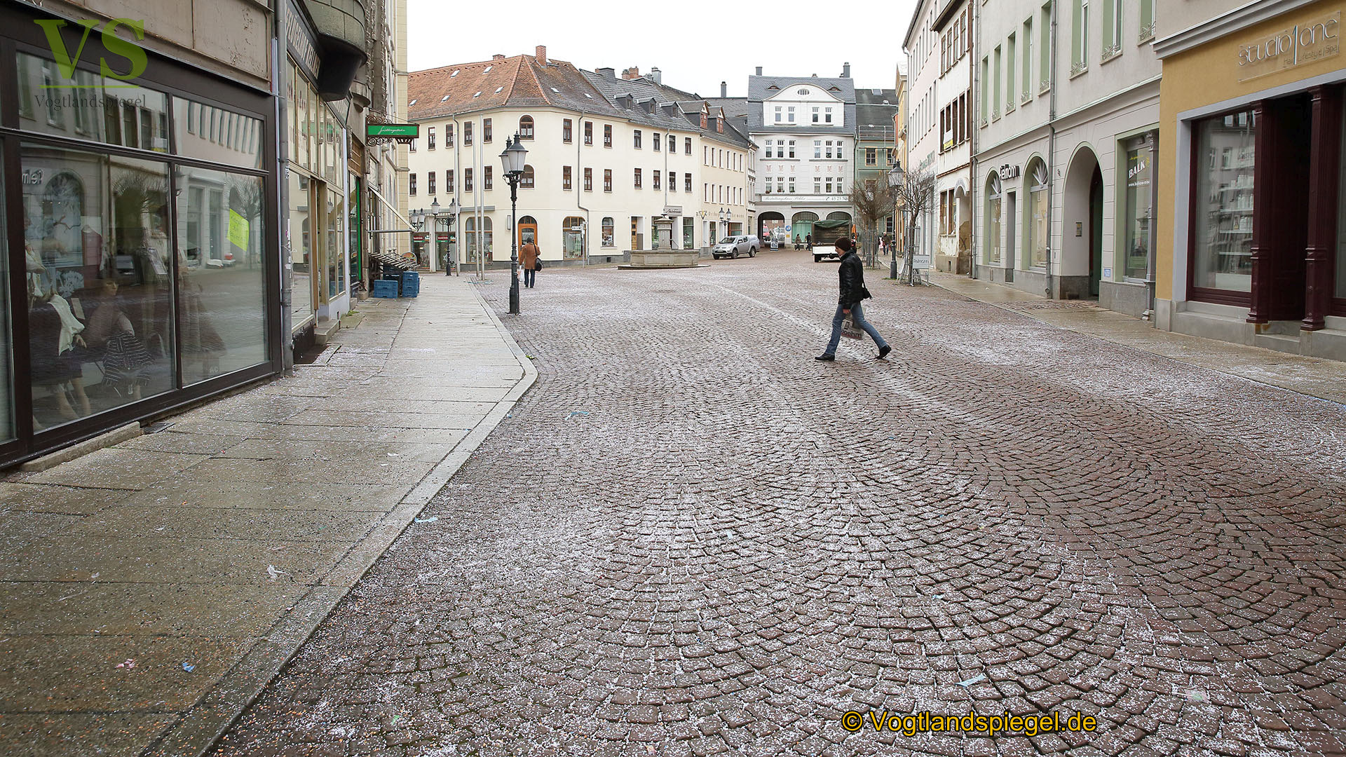 Greizer bejubeln 22. Rosenmontagsumzug