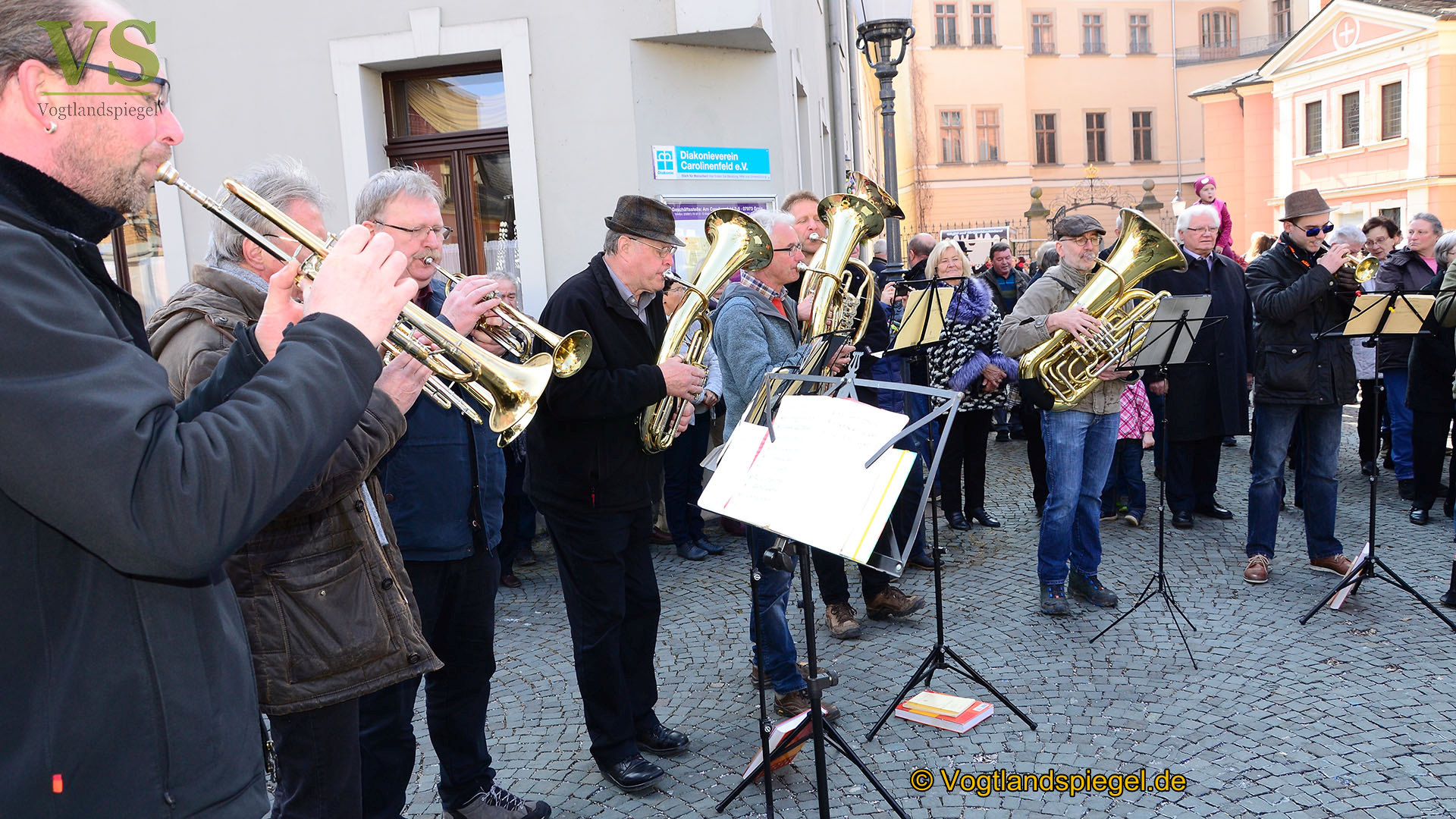 Greizer und Gäste der Stadt strömen zu "Ostern in den Höfen"