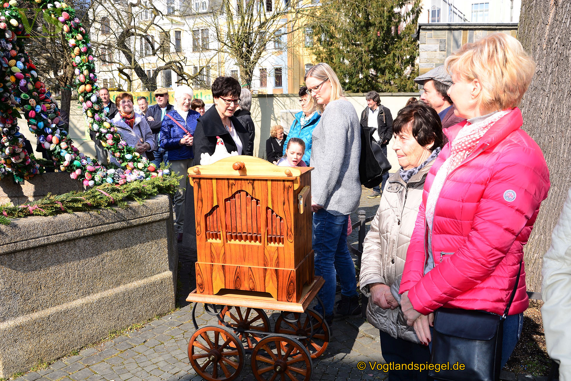 Greizer und Gäste der Stadt strömen zu "Ostern in den Höfen"