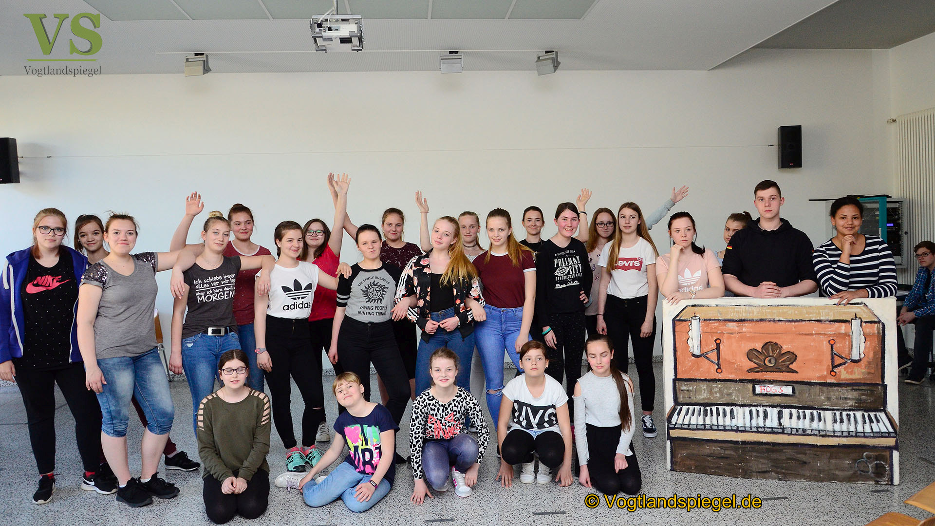 Schulfest Regelschule Greiz-Pohlitz: Theaterstück „Die Chroniken des Theatrum scholae“ erlebt am 27. April seine Aufführung