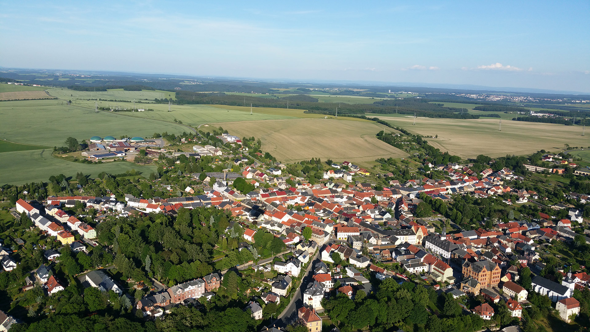 Die Stadt Auma-Weidatal von oben gesehen.