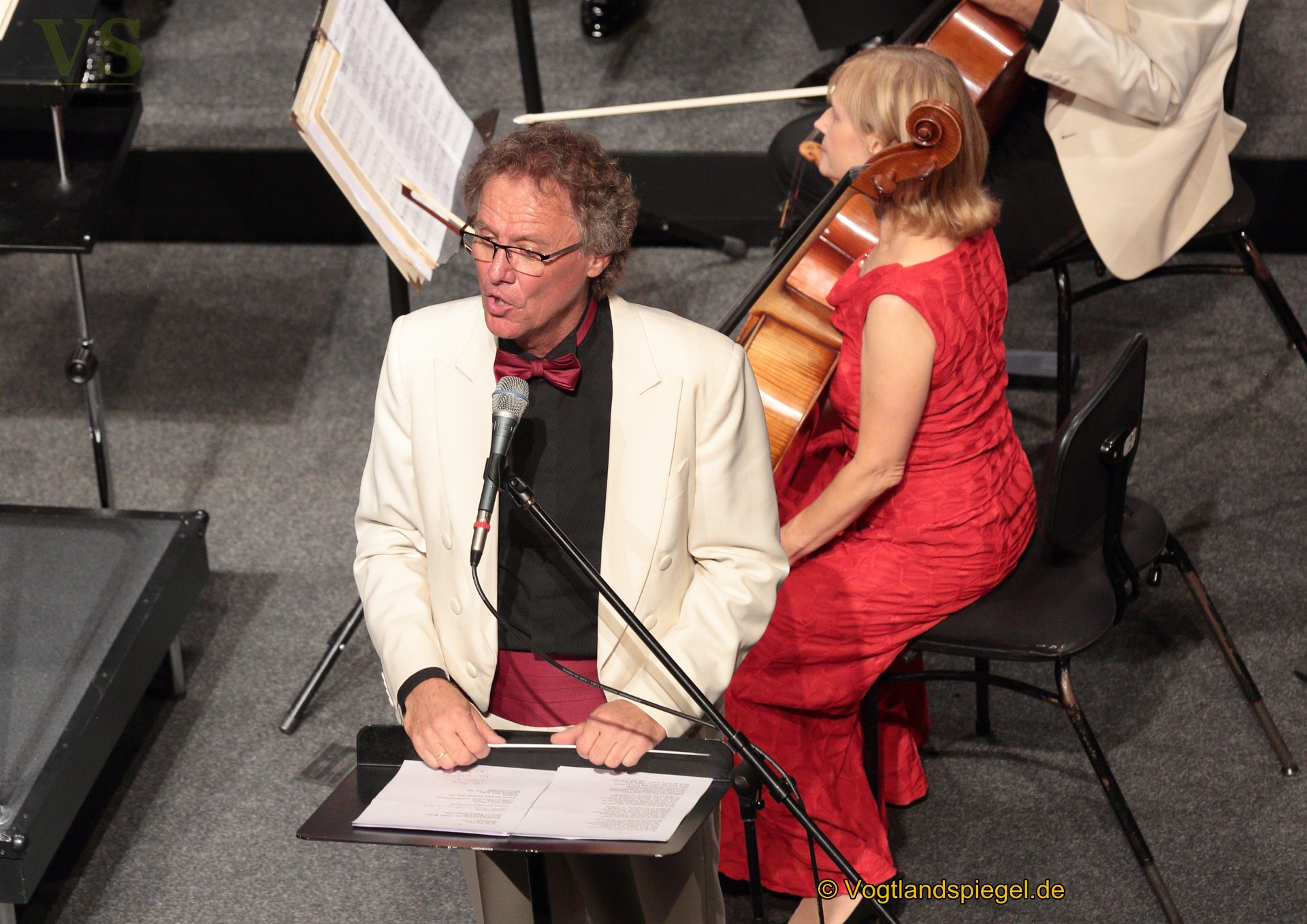Über 350 Gäste erlebten am Mittwochnachmittag eine glanzvolle Aufführung der Vogtland Philharmonie Greiz/Reichenbach unter Leitung von GMD Stefan Fraas.