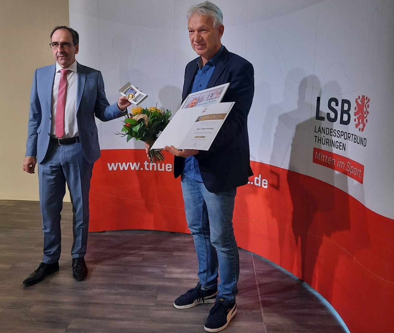 Hans-Jürgen Günther mit der GutsMuths-Plakette in Gold geehrt