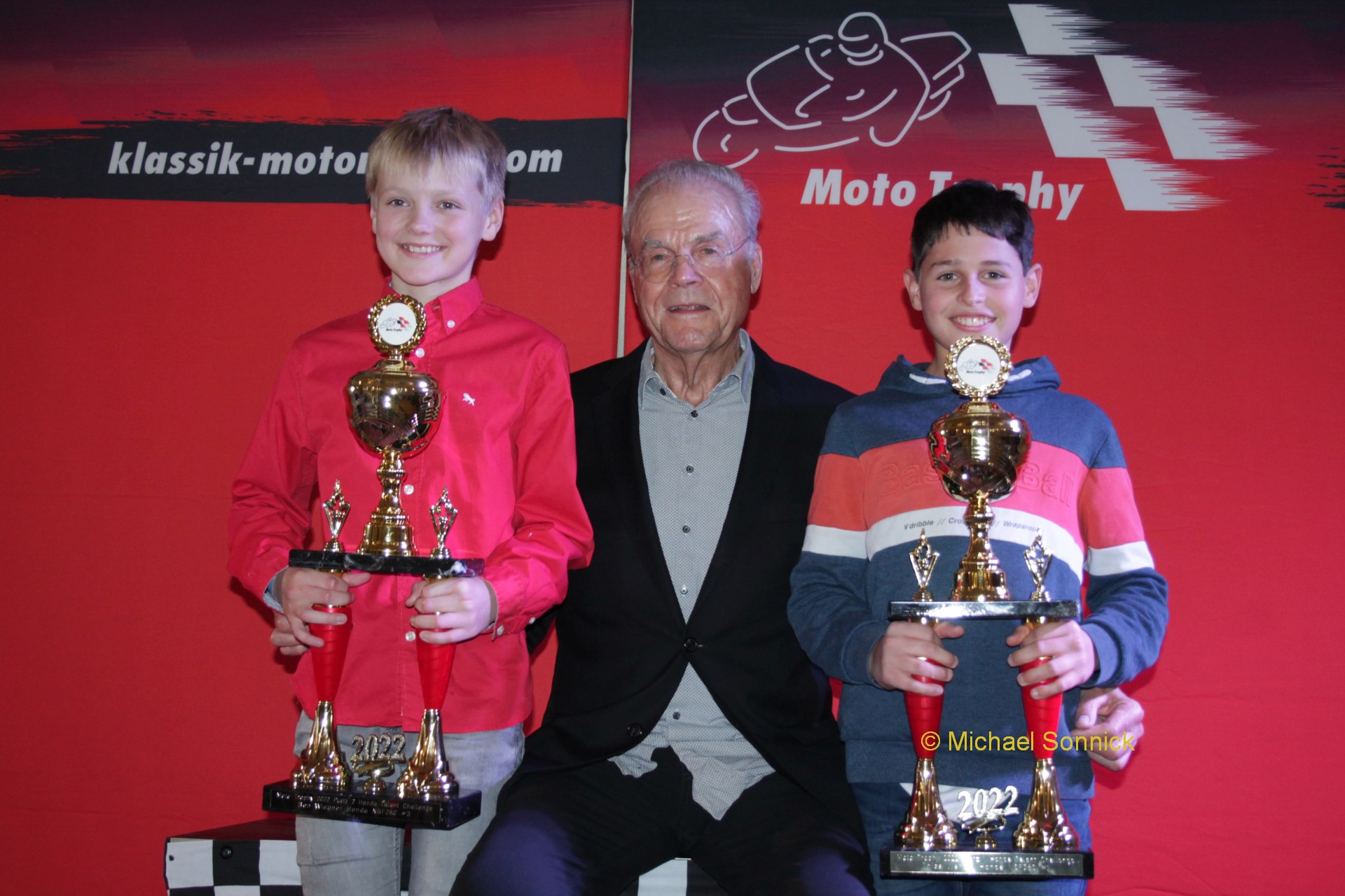 Thias Wenzel wurde als Gesamtsieger von der Honda Talent Challenge geehrt