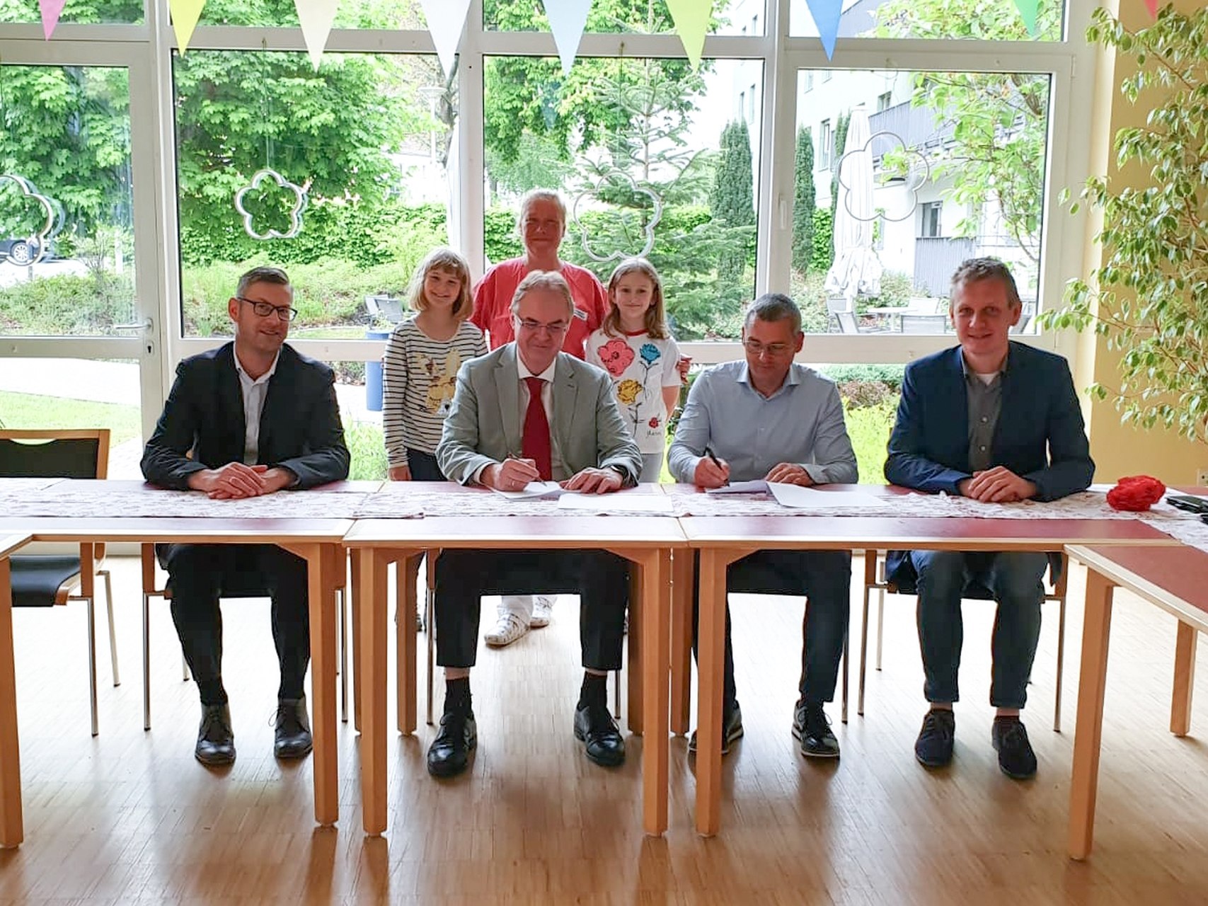 Unterzeichnung Kooperationsvertrag Grundschule Ronneburg und Pflegeheim