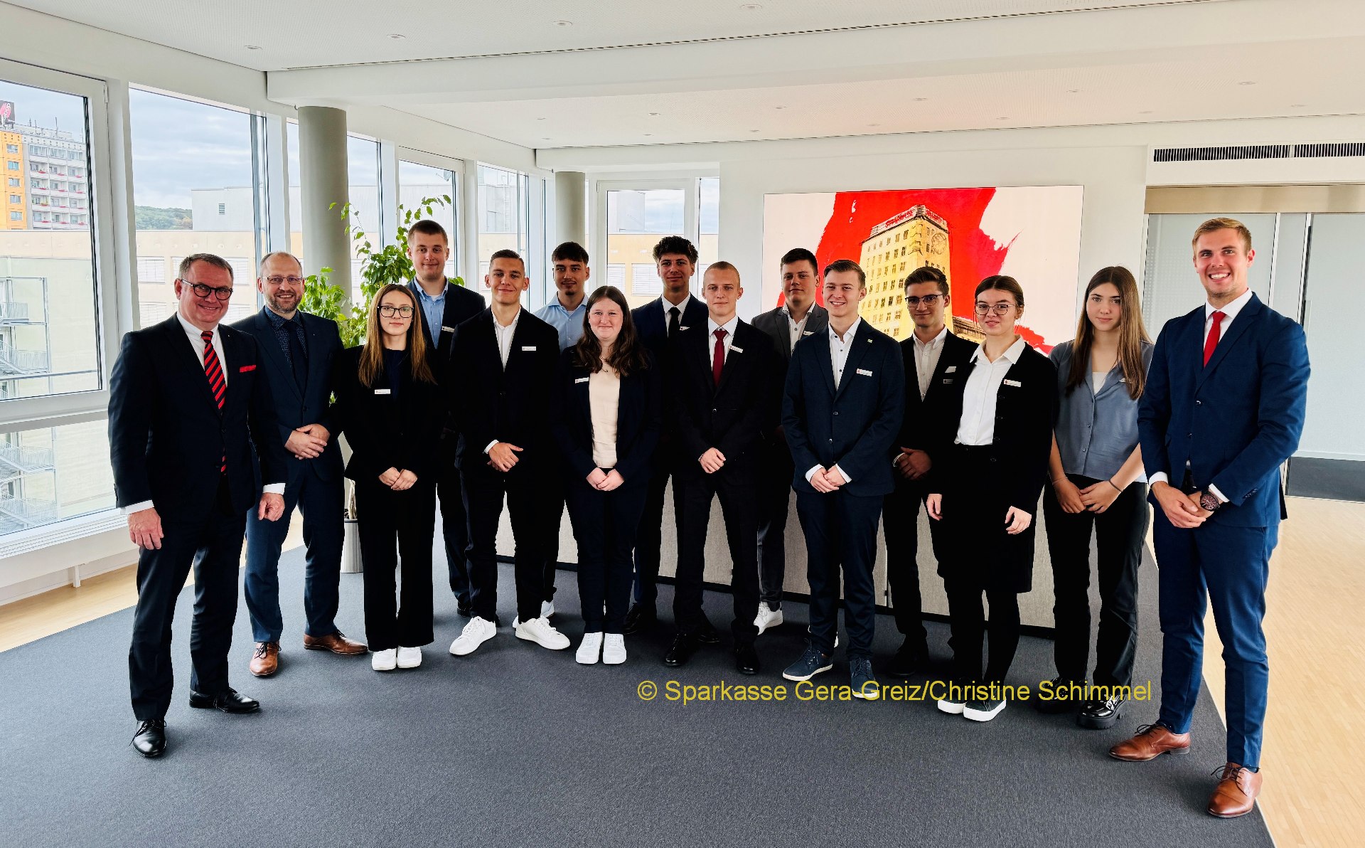 Zwölf junge Menschen aus der Region beginnen Ausbildung in der Sparkasse Gera-Greiz