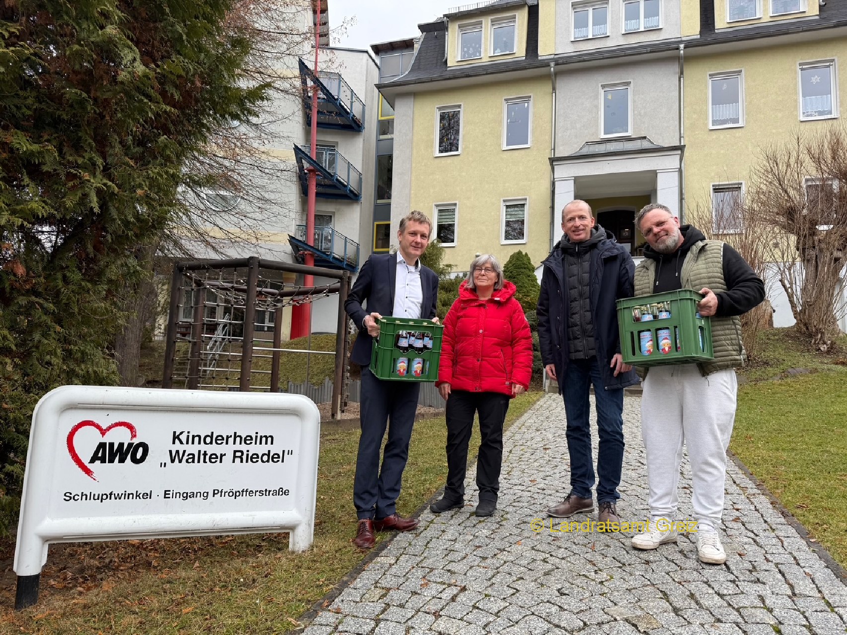 10 Stationen, 16 Stollen, über 8 Stunden: Landrat erneut auf Weihnachtstour
