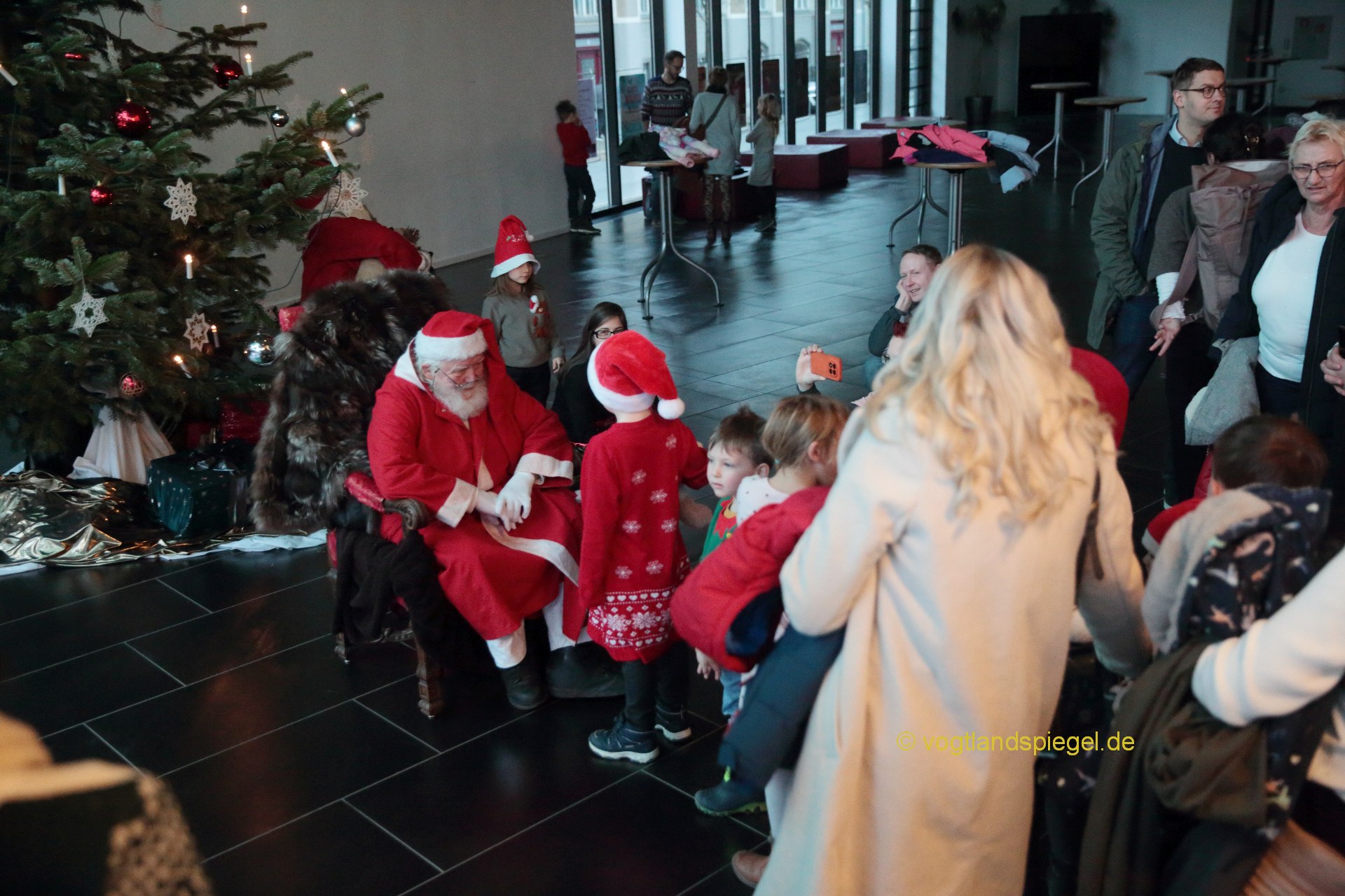 Vogtlandhalle Greiz: Zeit bis zur Bescherung auf besondere Weise verkürzt
