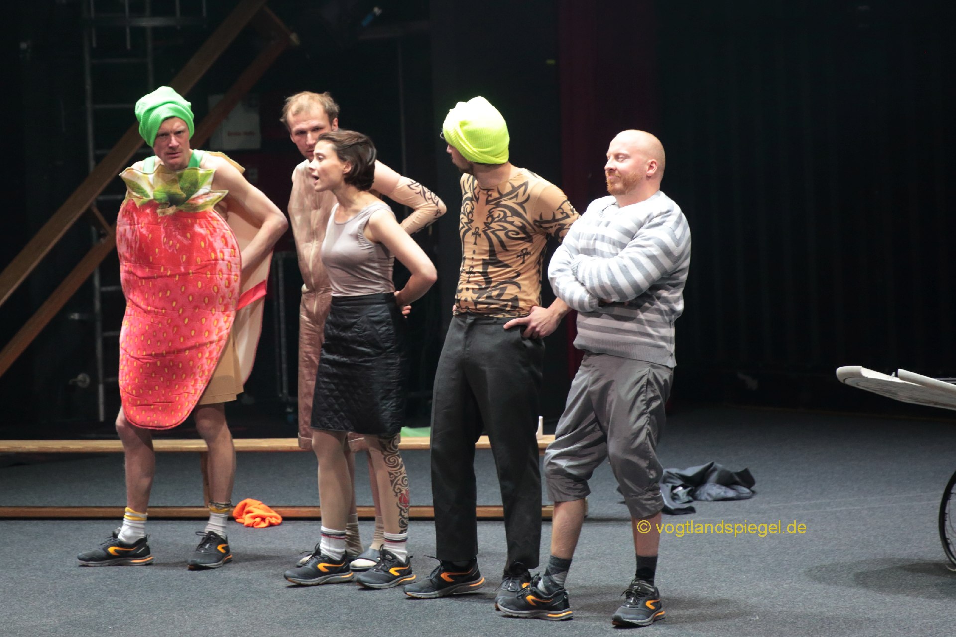 "Knast" Produktion: Theaterhaus Jena - Intime Blicke hinter Stacheldraht und Eisentor in der Vogtlandhalle