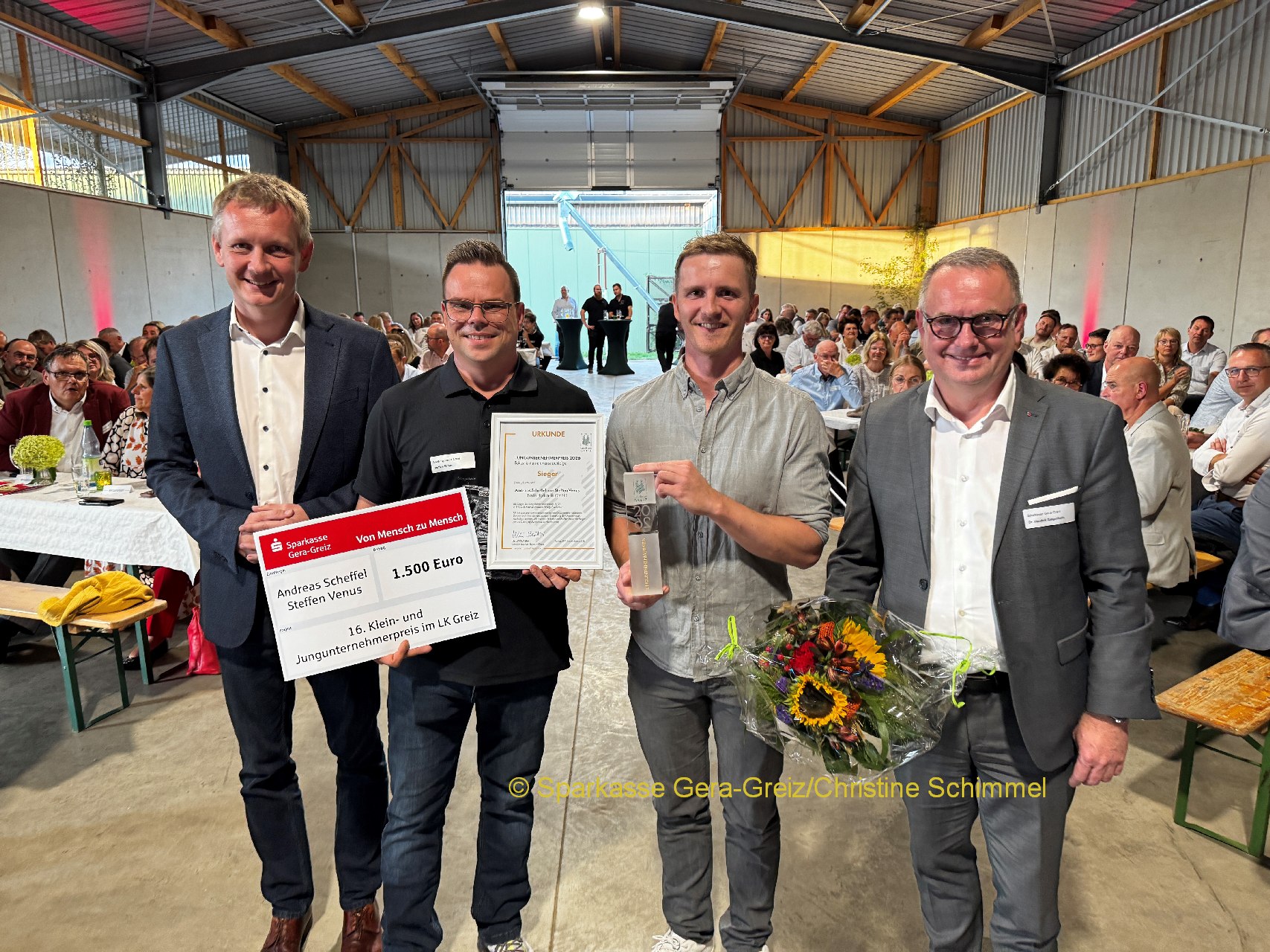 Geschäftsführer der Barth Hydraulik GmbH zum Klein- und Jungunternehmer 2025 gekürt