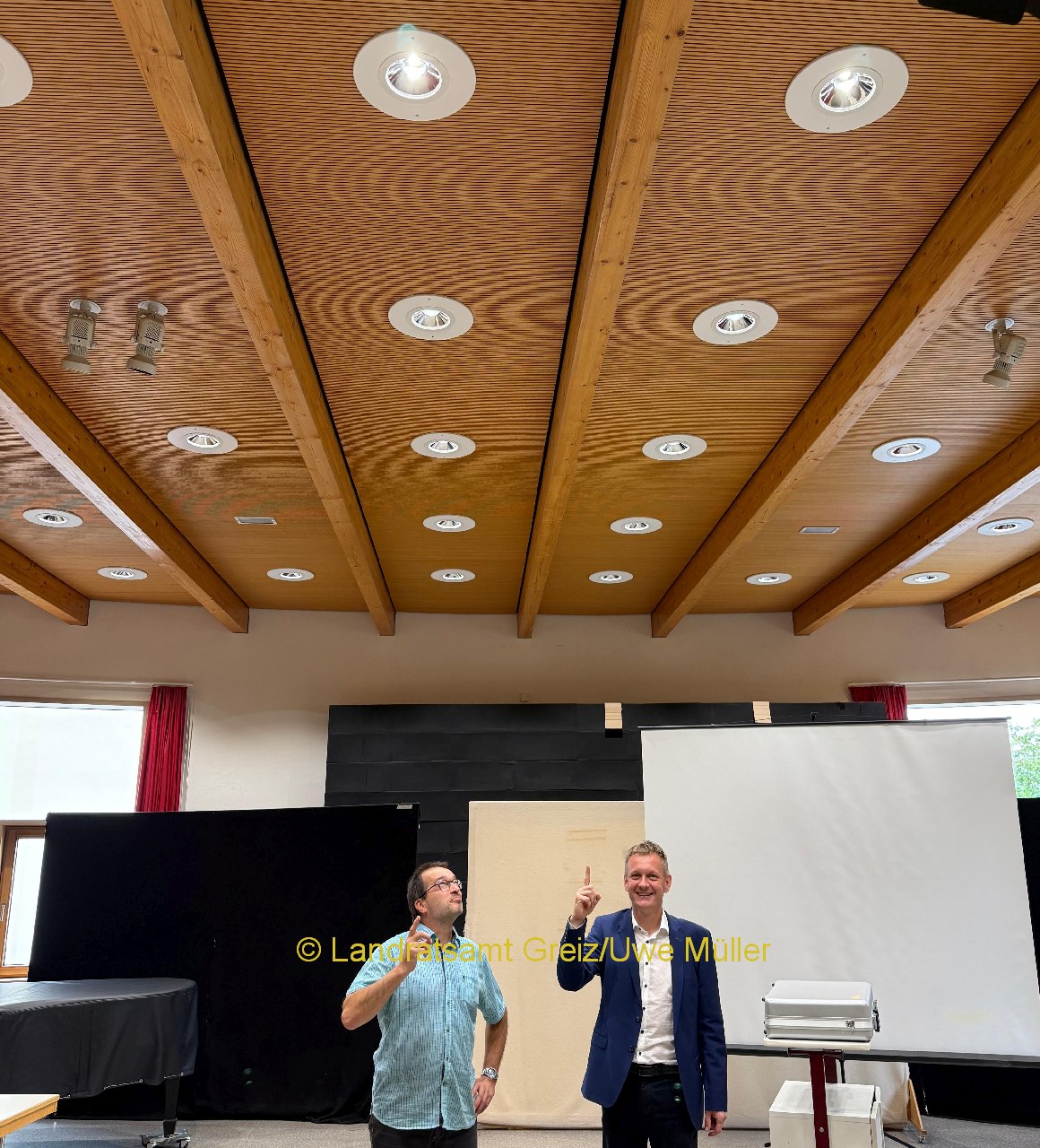 Beleuchtung in der Aula des Osterlandgymnasiums erneuert