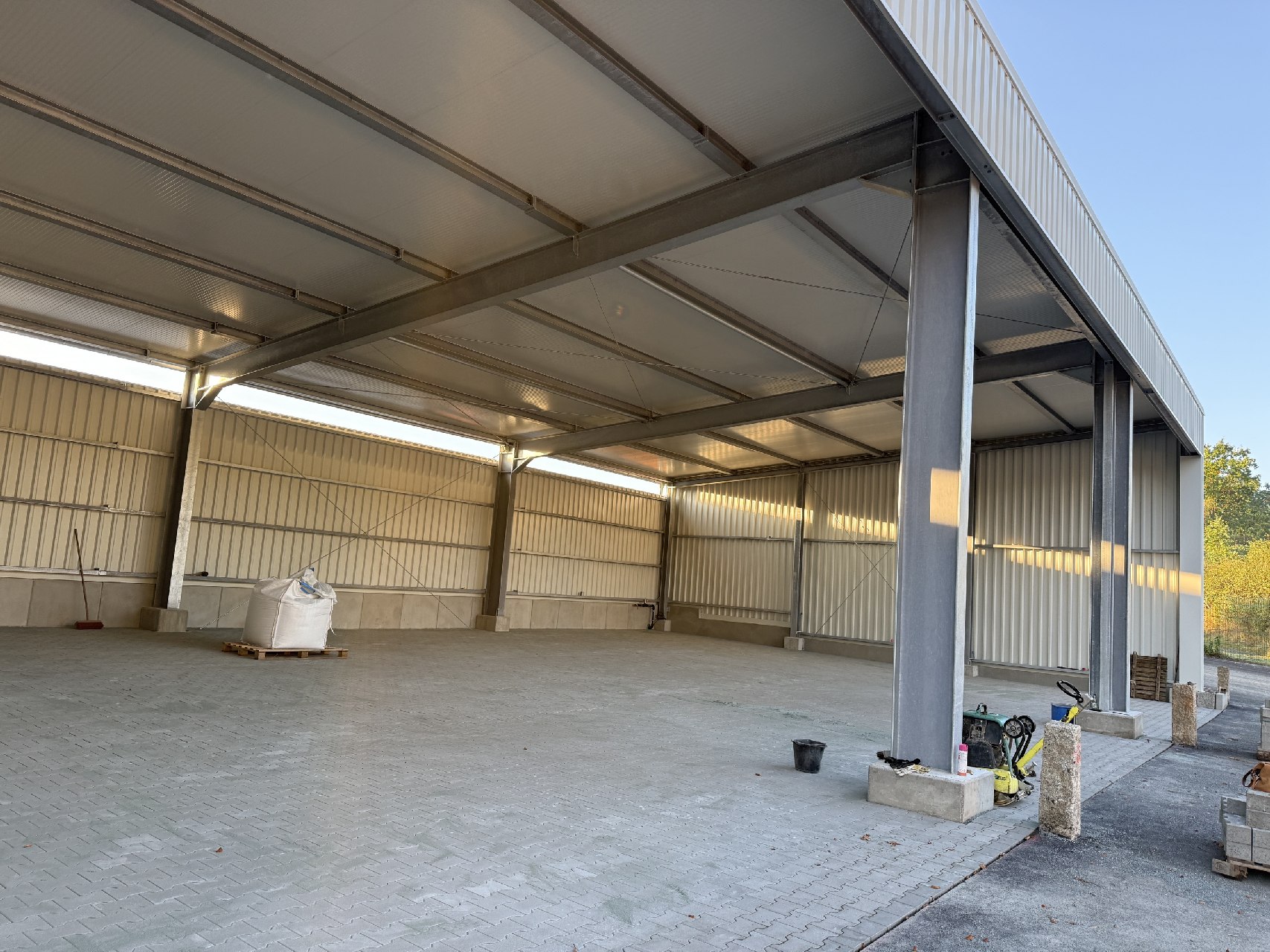 Lkw-Halle der Kreisstraßenmeisterei in Zeulenroda eingeweiht